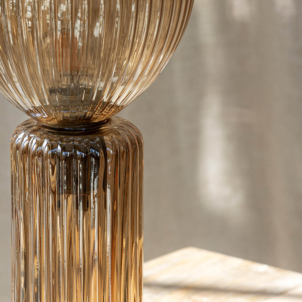 Markslöjd Toulipa bordslampa 40 cm amber