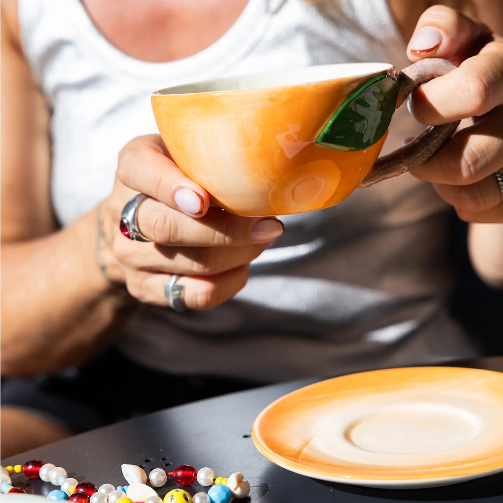ByOn Fruity kopp 30 cl och fat persika