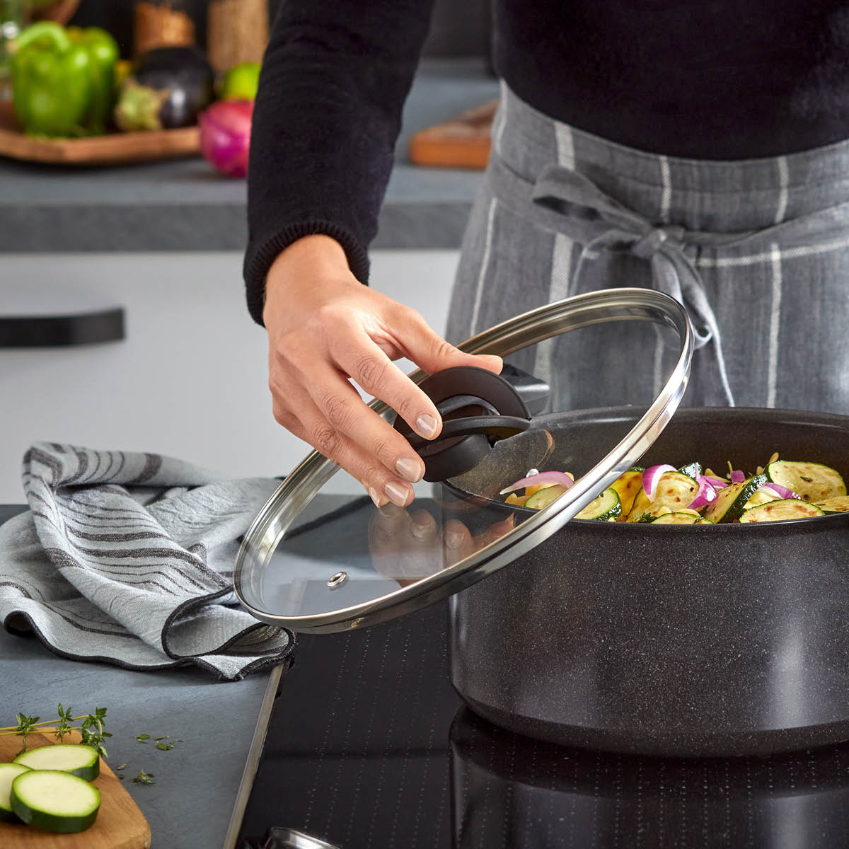 Tefal Exceptional Ceramic sautépanne m/lokk 24 cm svart