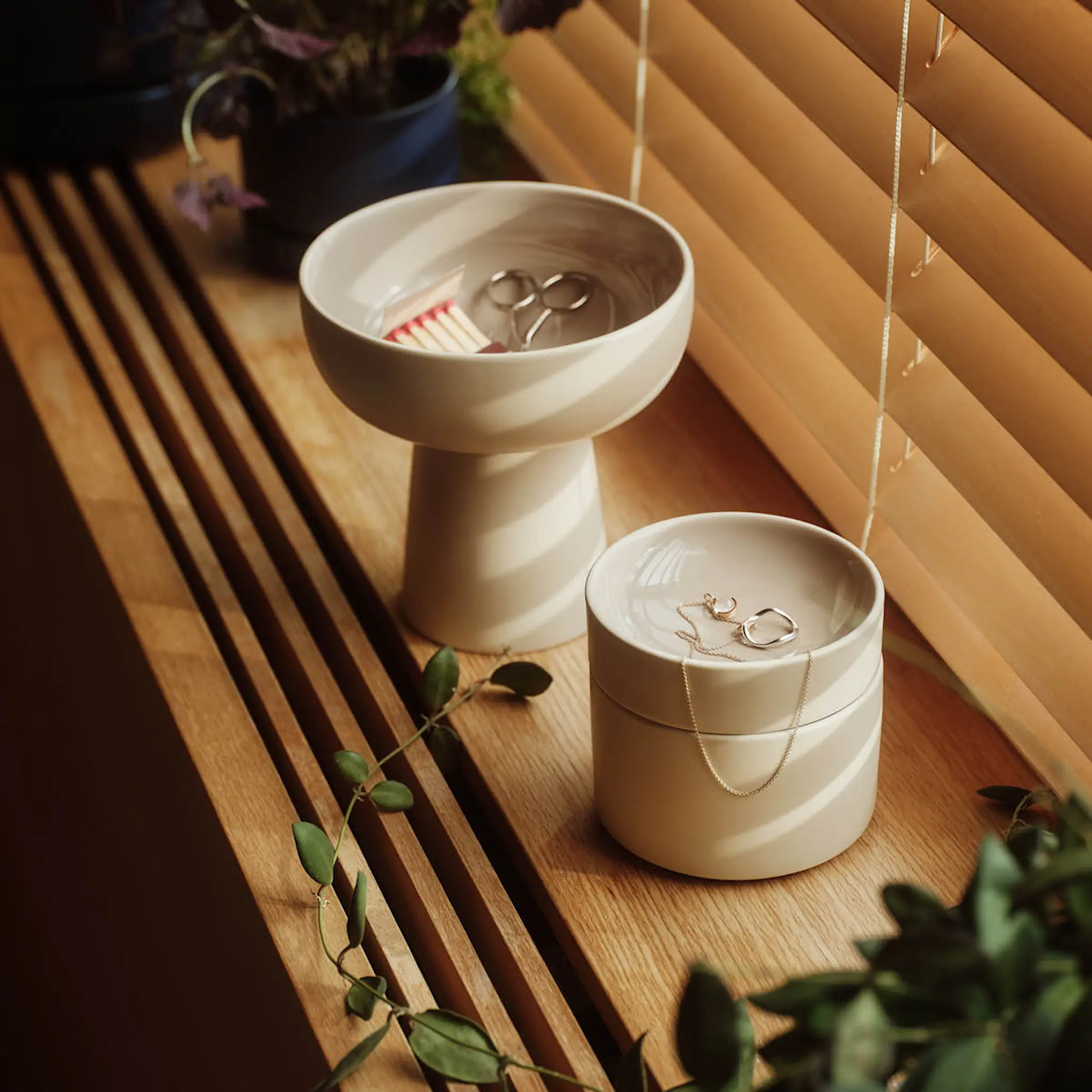 Arabia Kirnu dekorativ skål 16x16 cm beige hover