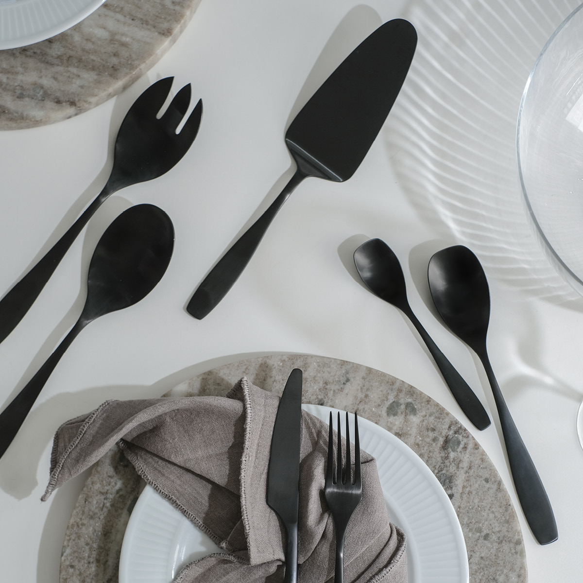 Modern House Black Rose bestickset 33 delar svart