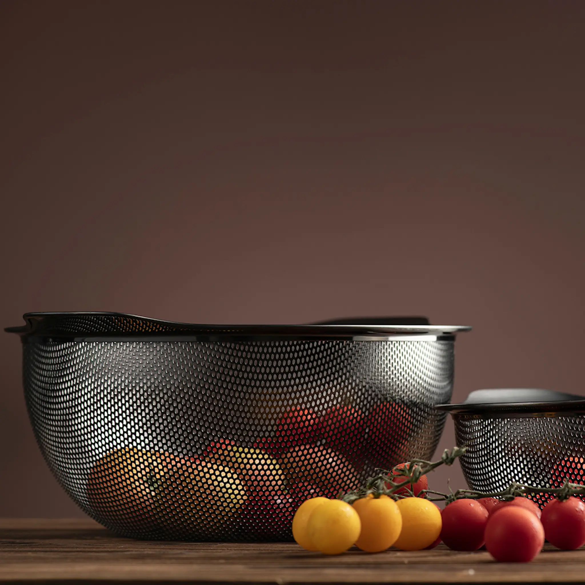 Modern House Basis durkslag 24 cm gun metal