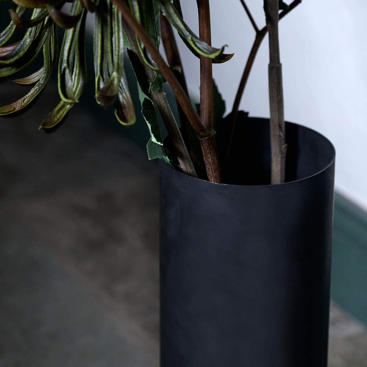 Mette Ditmer Floor vas 40,5 cm järnsvart