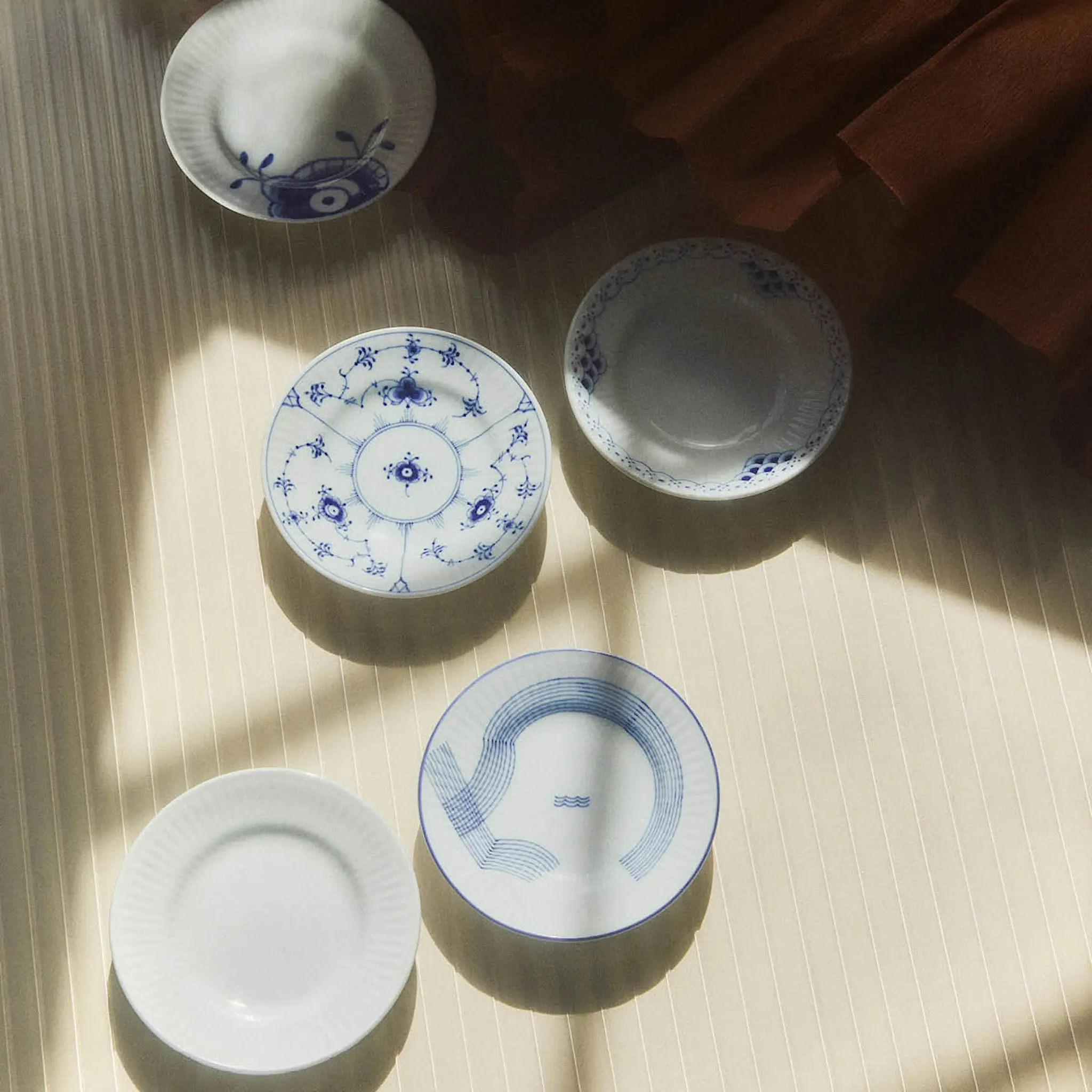 Royal Copenhagen Gifts with History tallerken 11 cm 5 stk blå/hvit