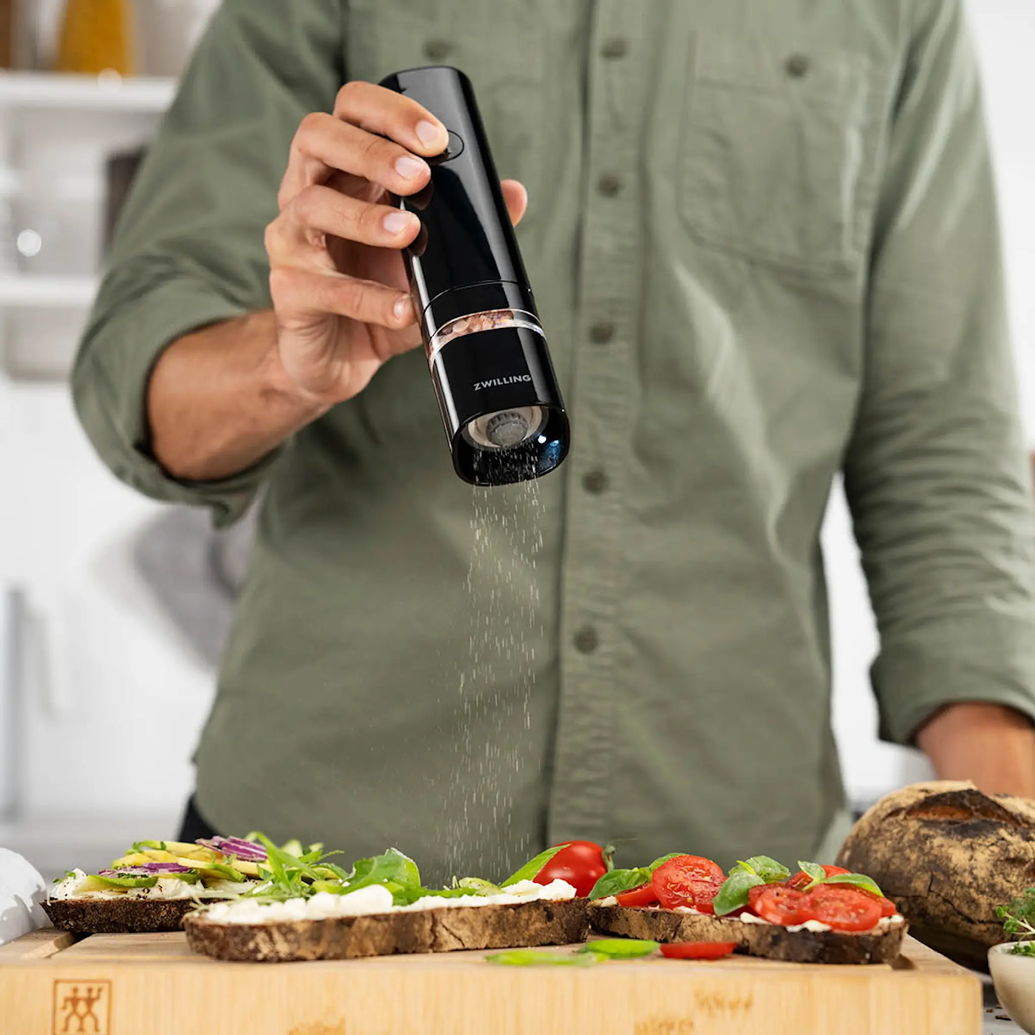 Zwilling Enfinigy elektrisk salt- och pepparkvarn 21,3 cm svart