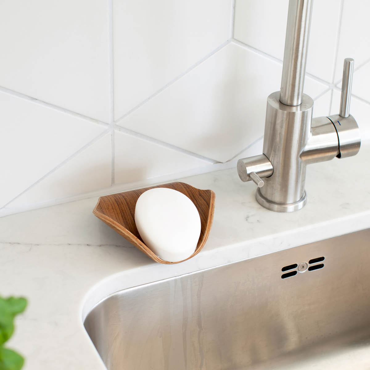 Bosign Leaf såpeskål m/avrenning 11,5x11,5 cm valnøtt