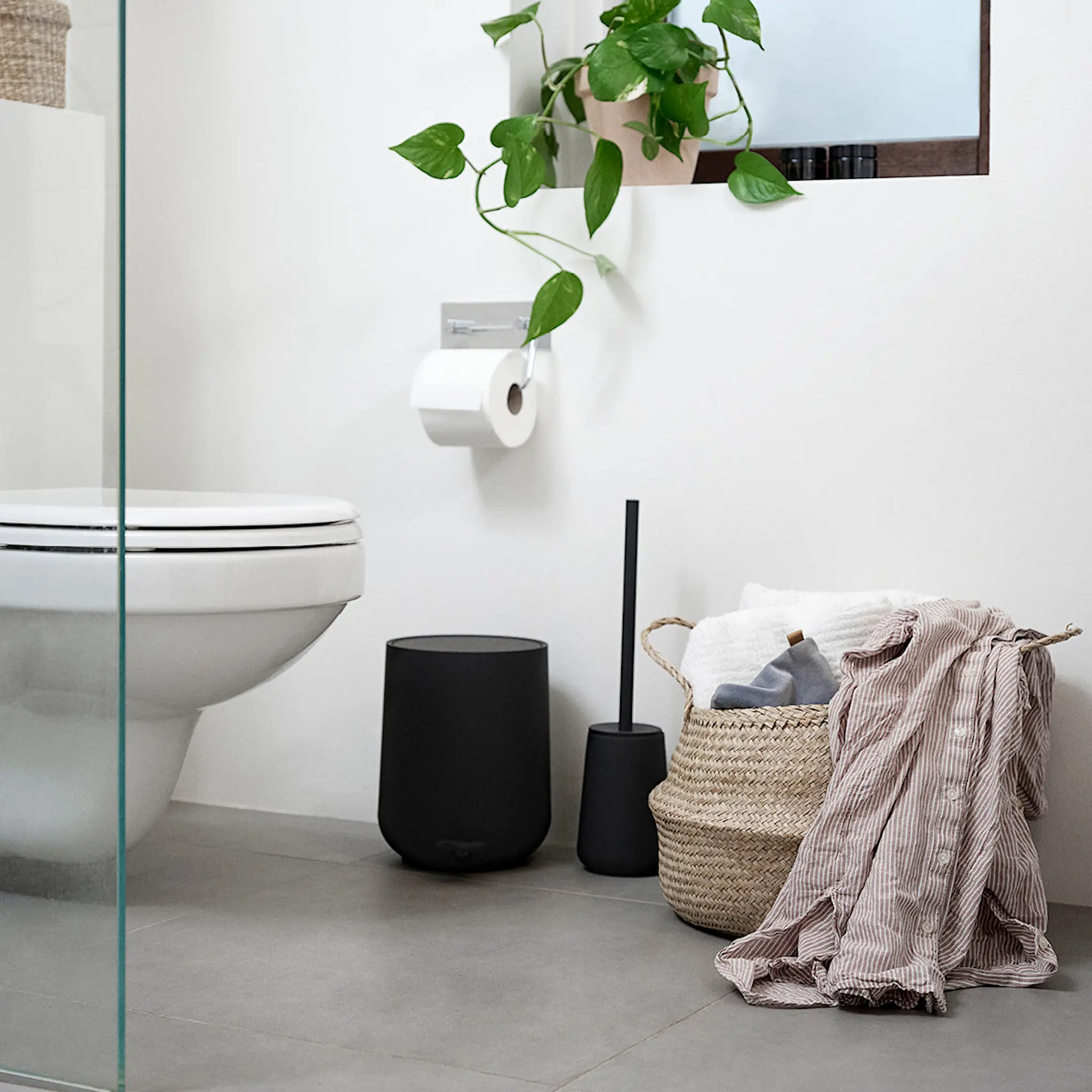 Zone Nova One toalettborste svart