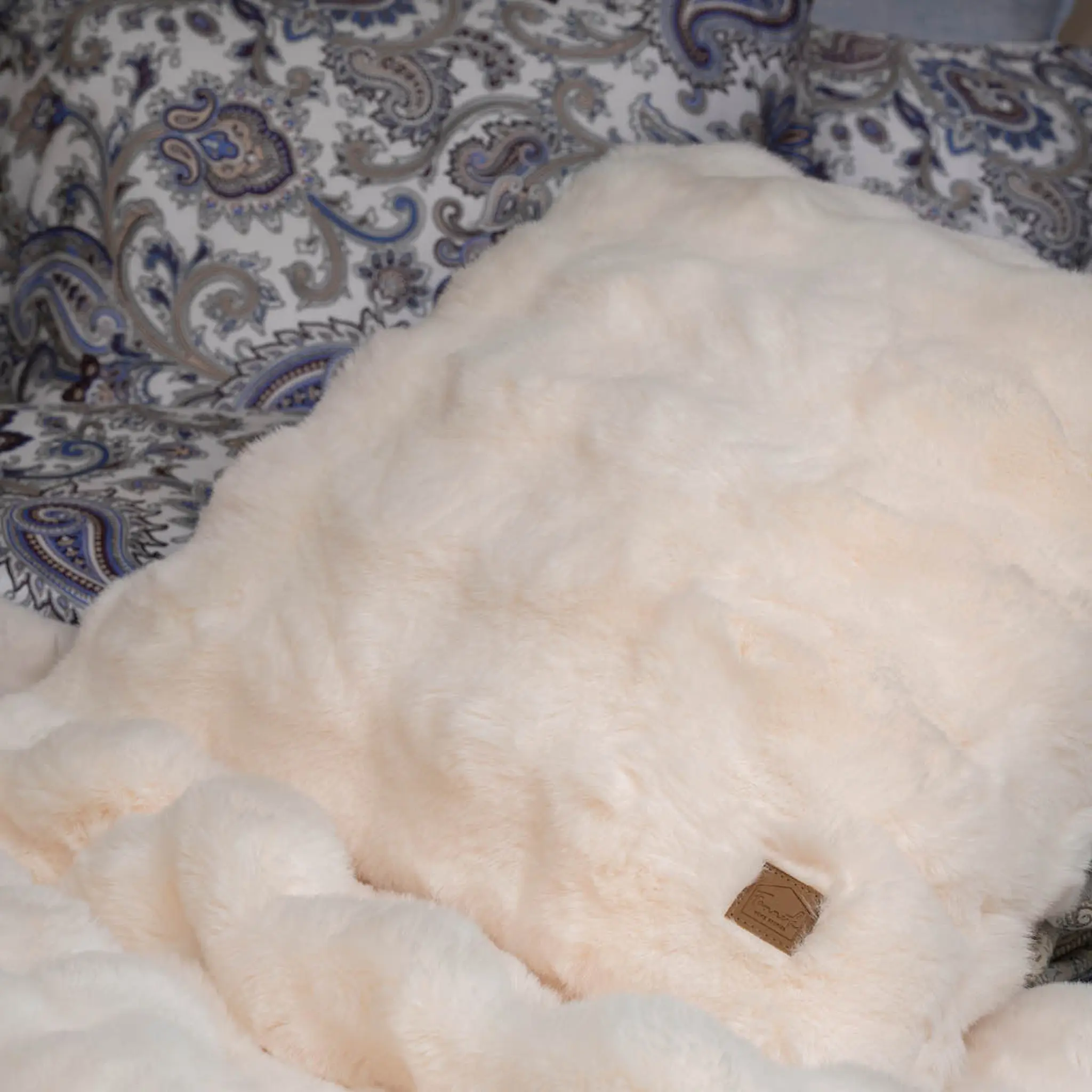 Fanni K Aava pledd 127×152 cm hvit