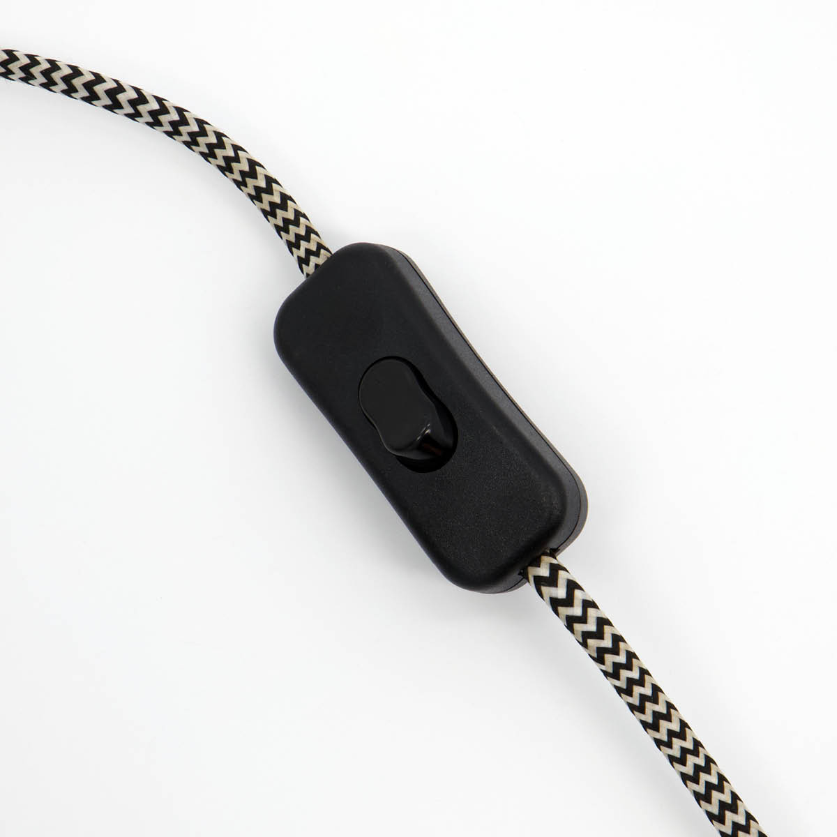 House Doctor Pöytälamppu Roomie 33x25 cm harjattu hopeaviimeistely