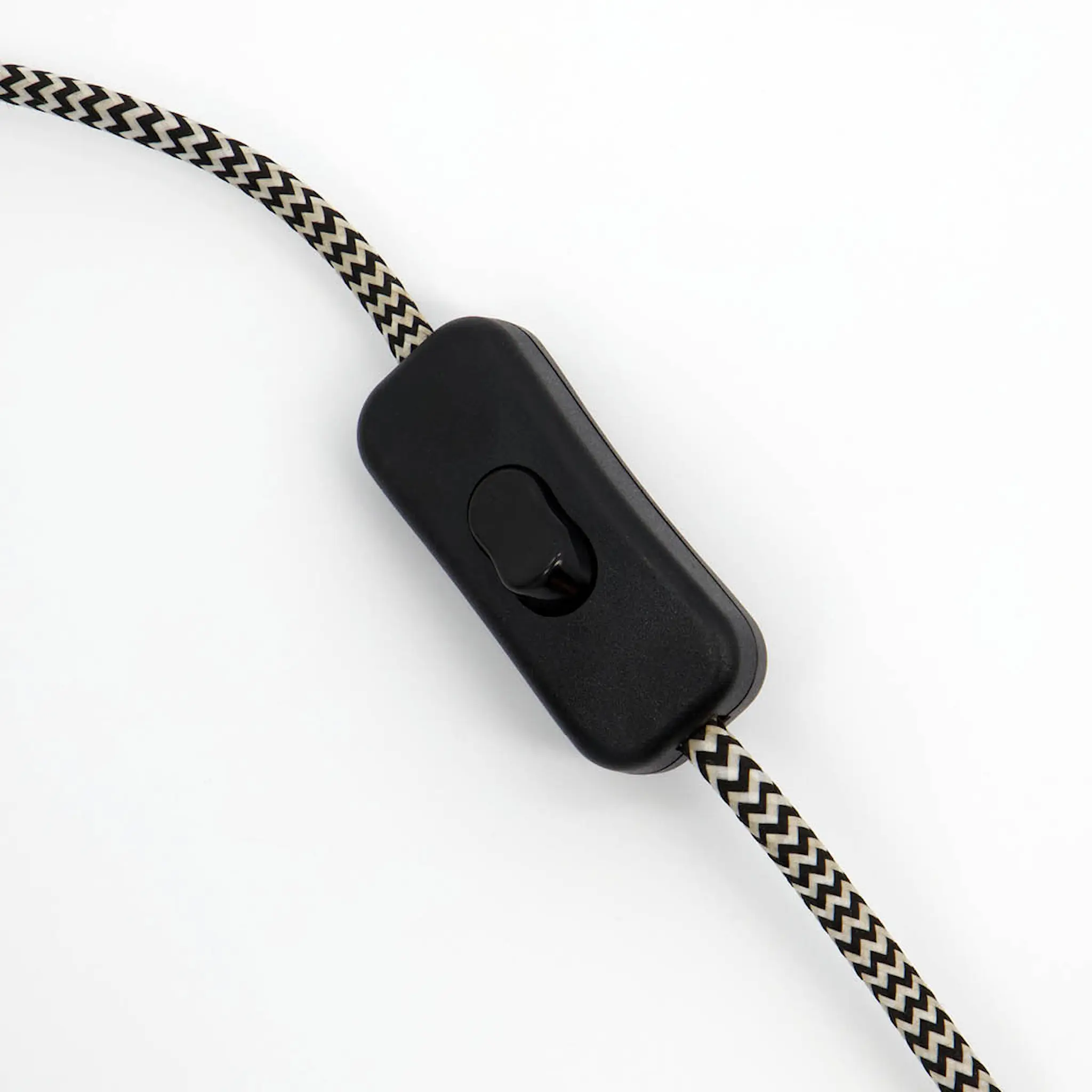 House Doctor Pöytälamppu Roomie 33x25 cm harjattu hopeaviimeistely