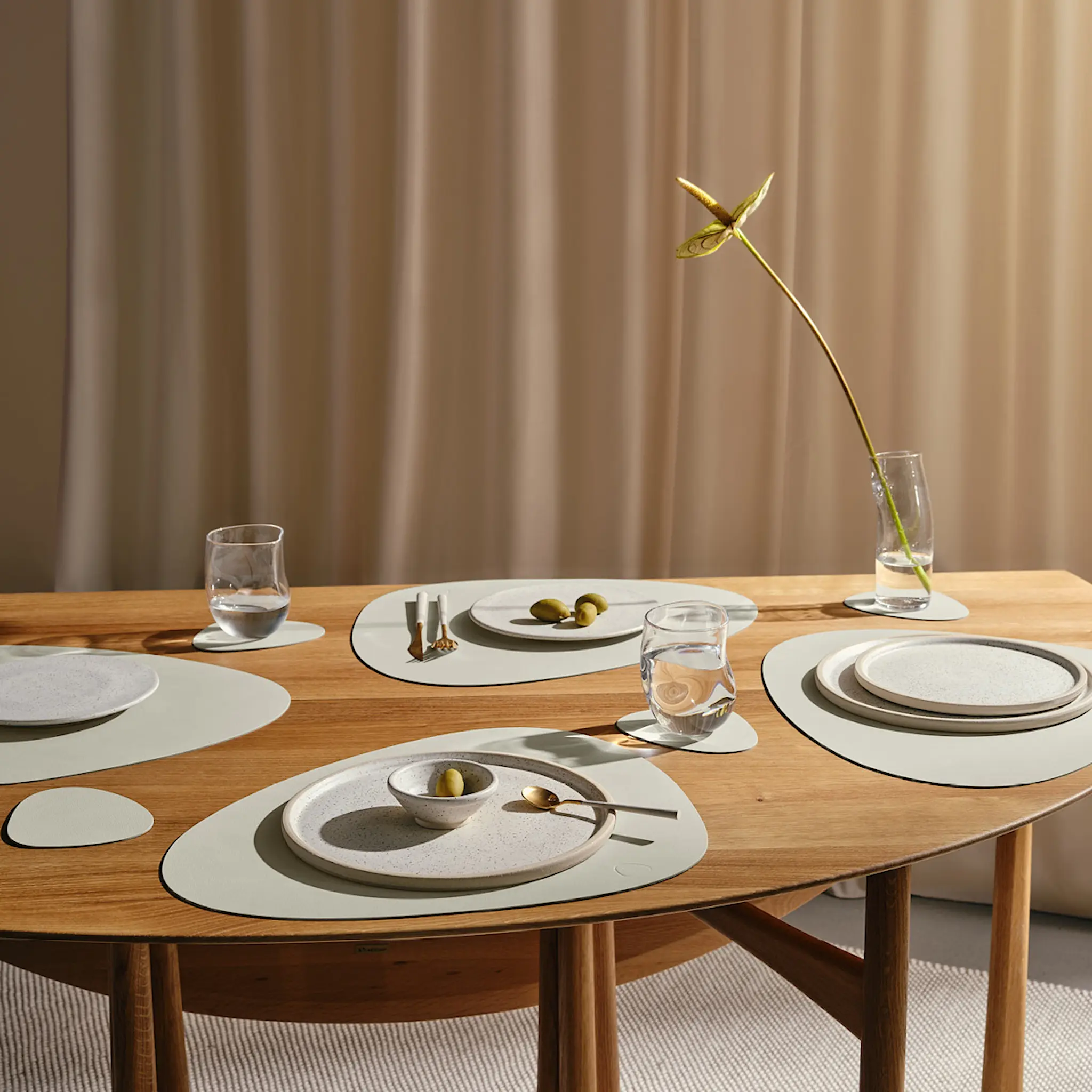 LIND DNA Curve Nupo Pöytätabletti 37x44 cm Linen