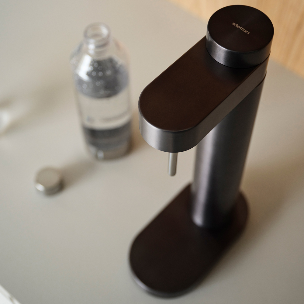 Stelton Brus Kolsyremaskin 42 cm Black Metallic