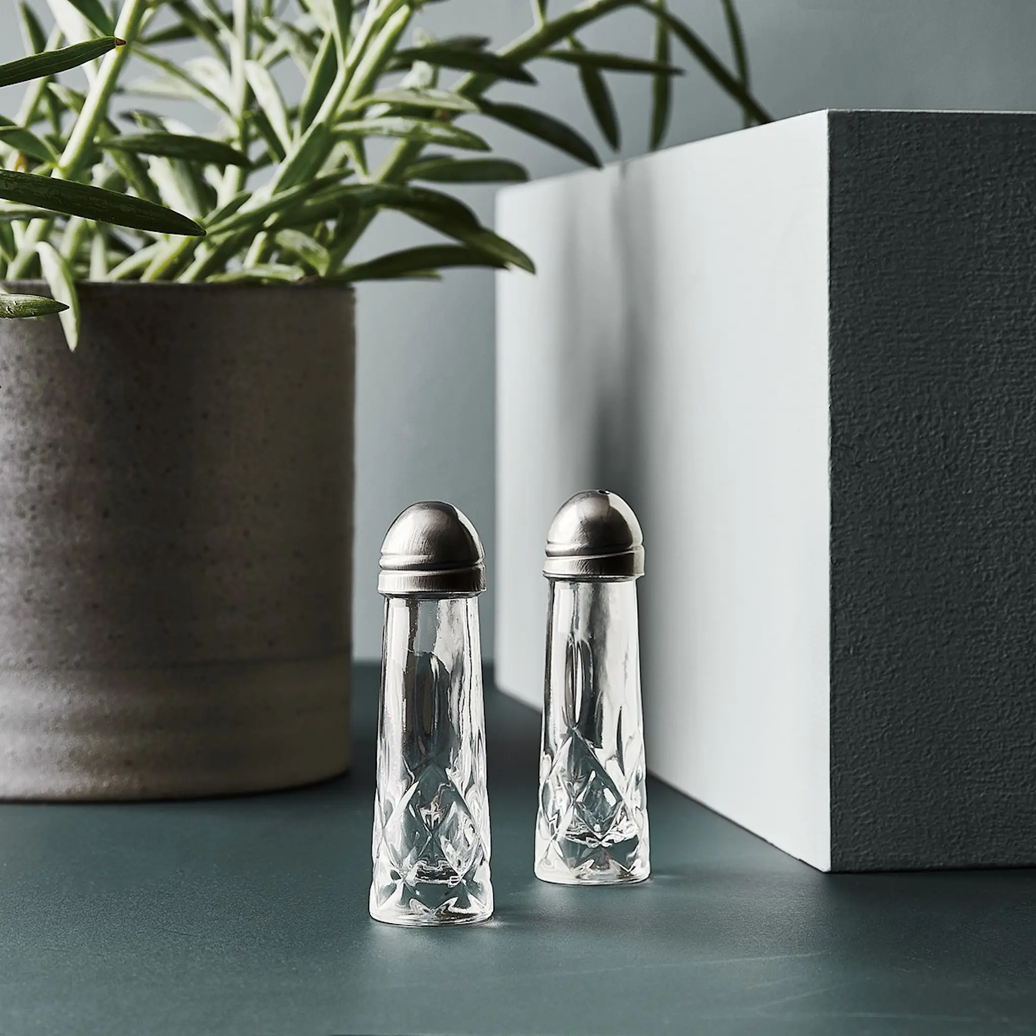 Aida Harvey Salt- Och Pepparset