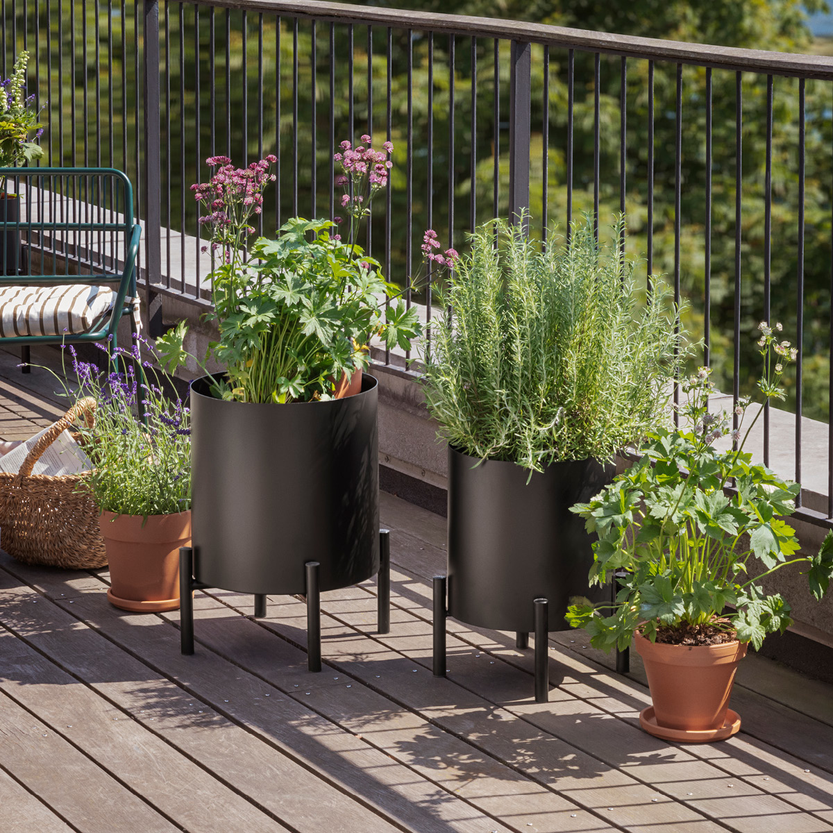 Eva Solo Simply Grow Ytterkruka liten 37x42 cm svart