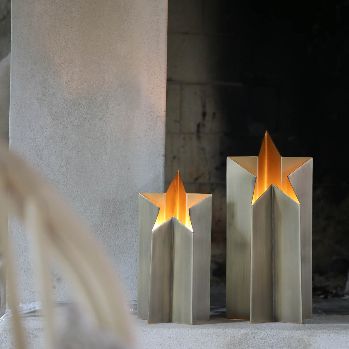 Markslöjd Asteri bordstjärna lampa 27 cm antik mässing