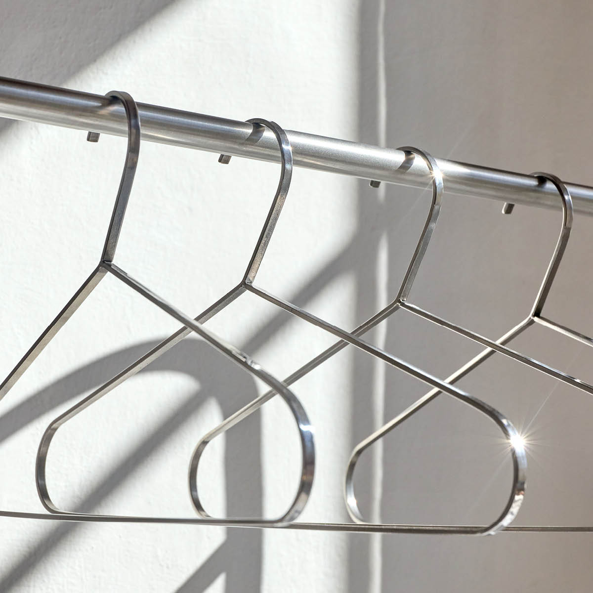 Mette Ditmer HANG-IT kleshenger 40x21 cm 2 stk pusset stål