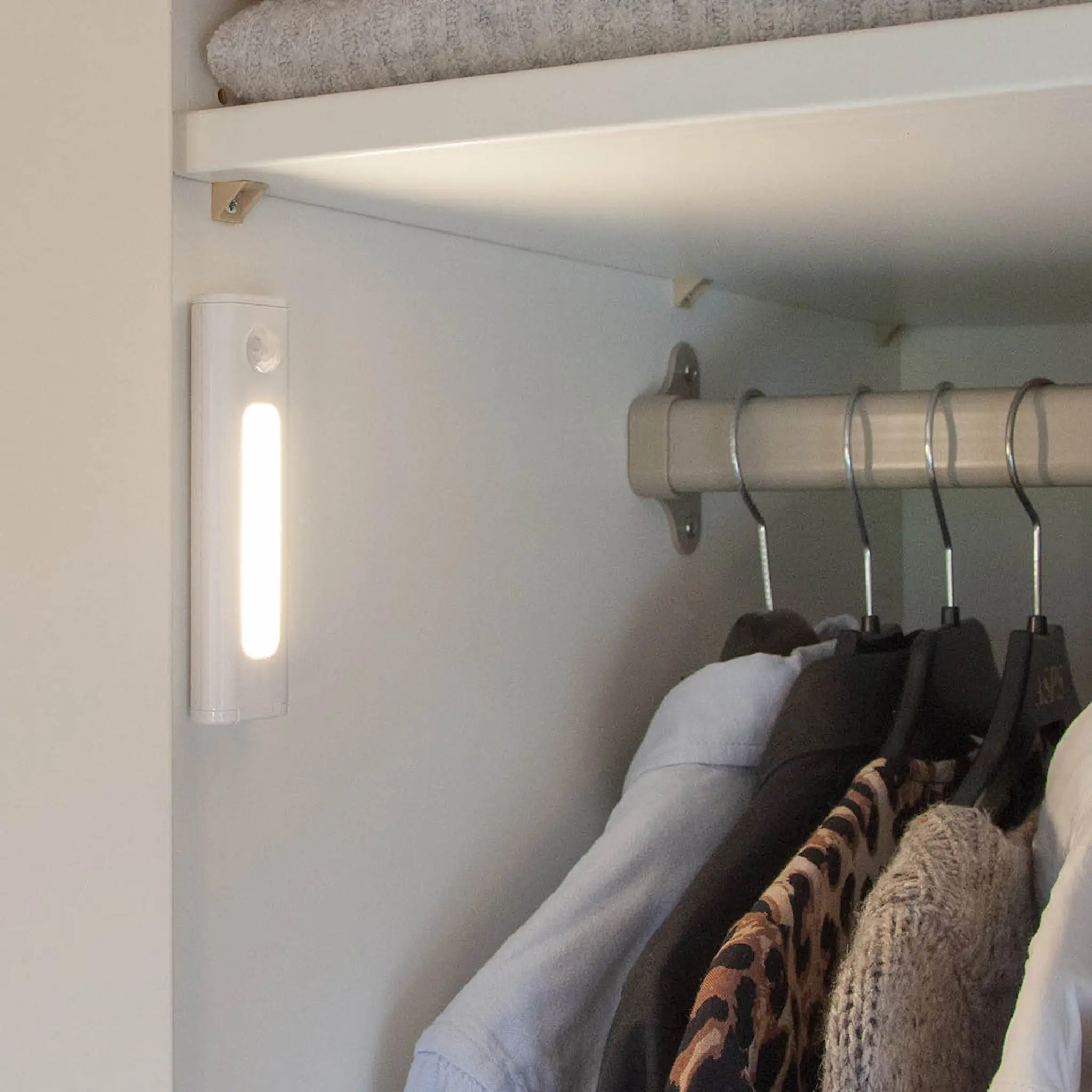 Star Trading LED nattlampa 357-27 12,5x12x5 cm vit