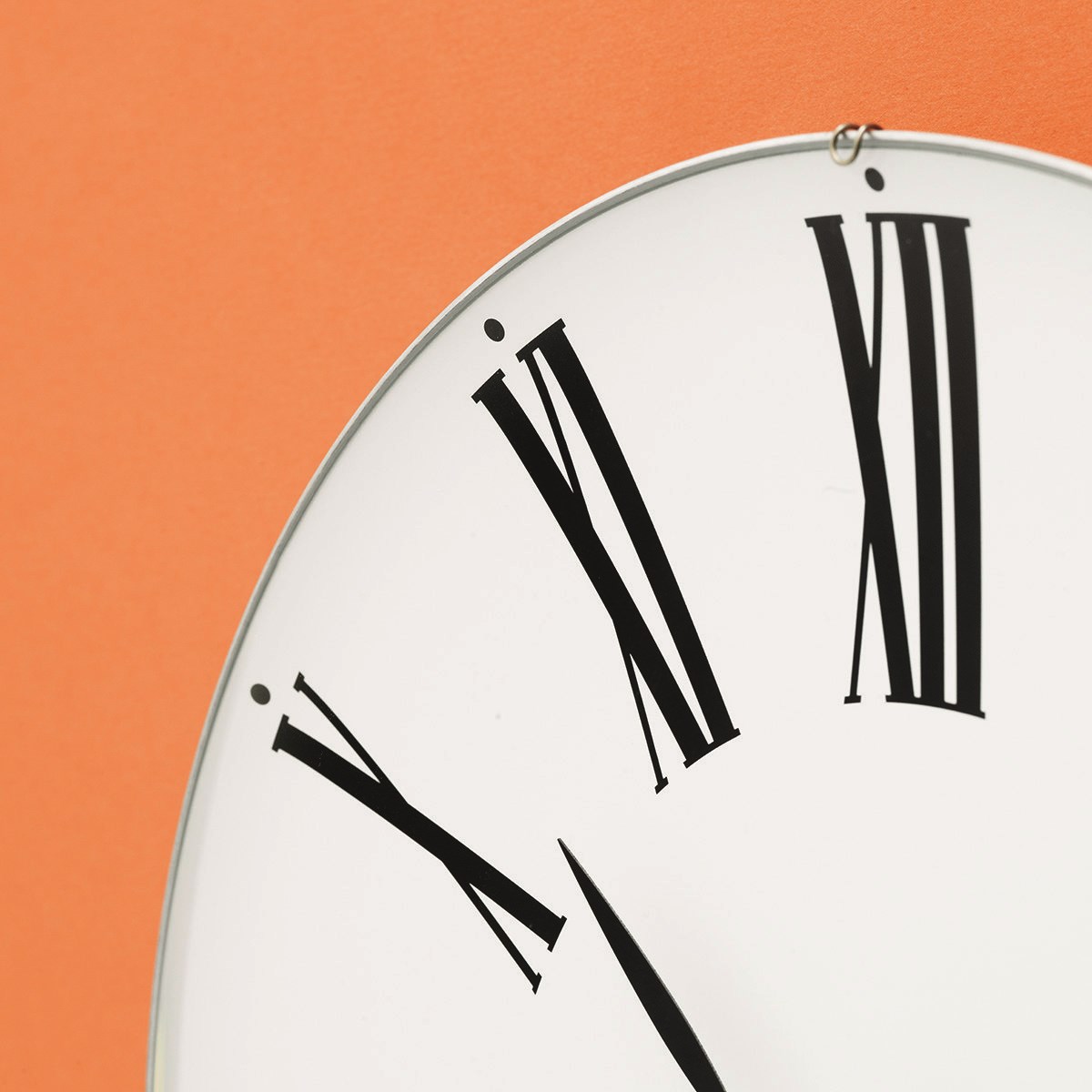 Arne Jacobsen Roman veggur 48 cm hvit