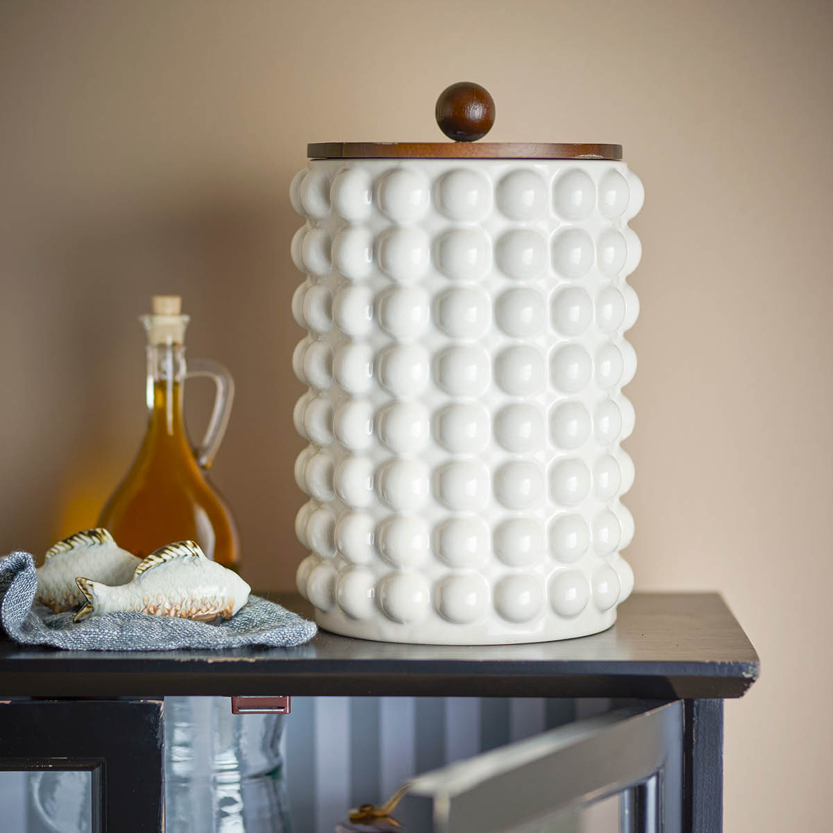 Bloomingville Burk med lock Madge 225 cl vit