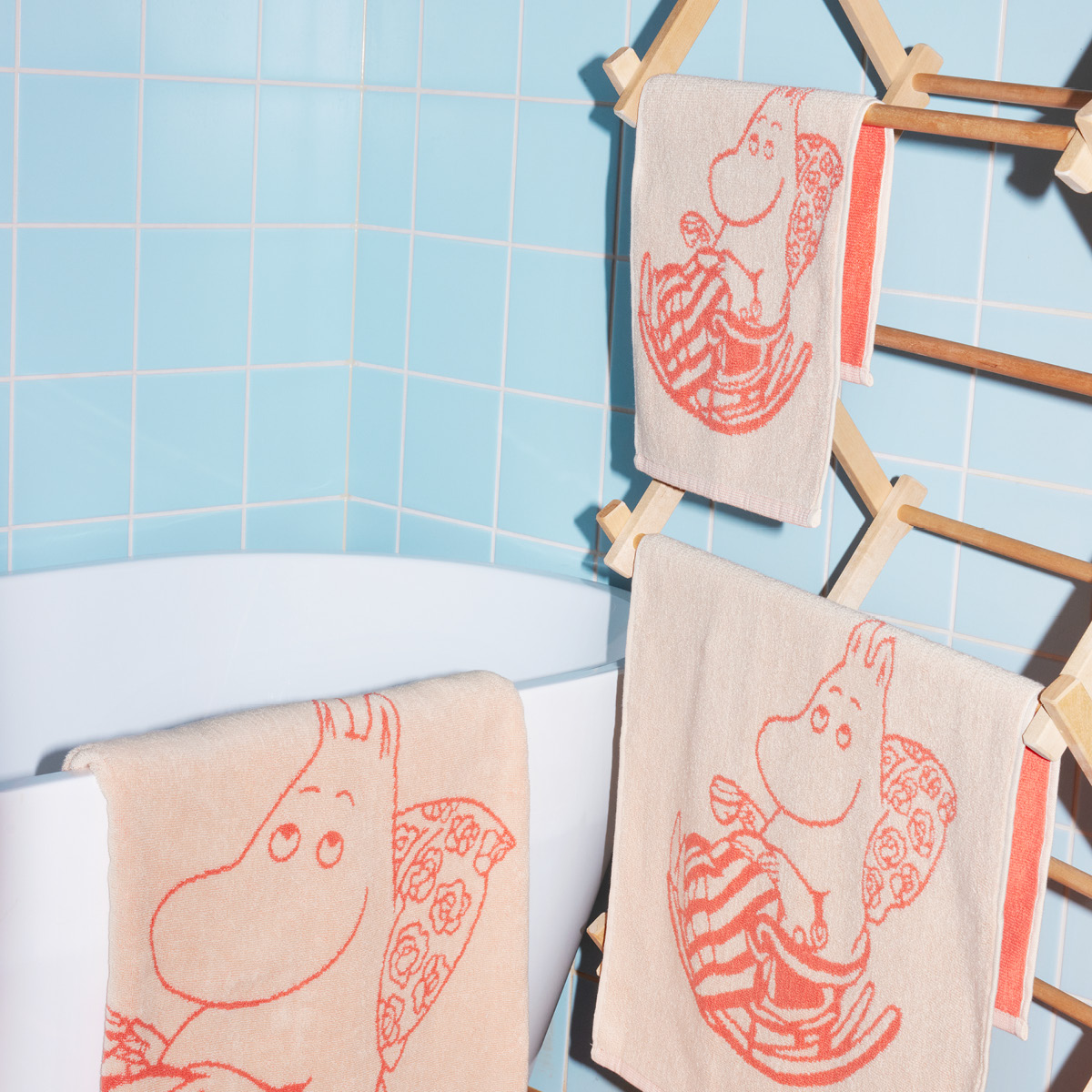 Moomin Arabia Mumin handduk 30x50 cm muminmamman persika