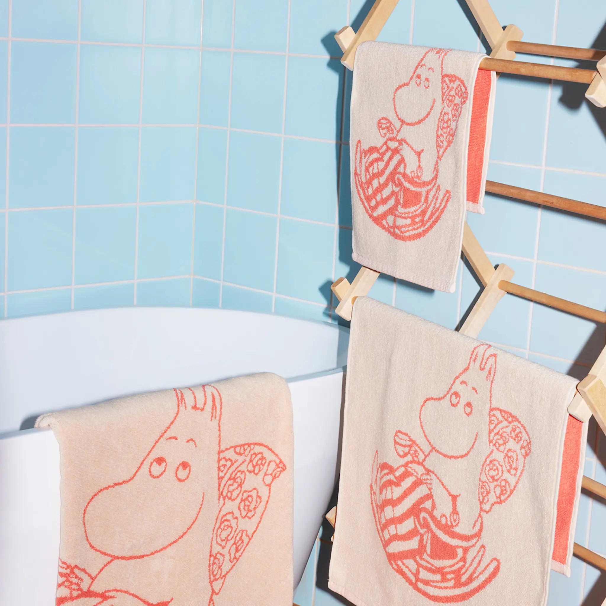 Moomin Arabia Mumin handduk 30x50 cm muminmamman persika