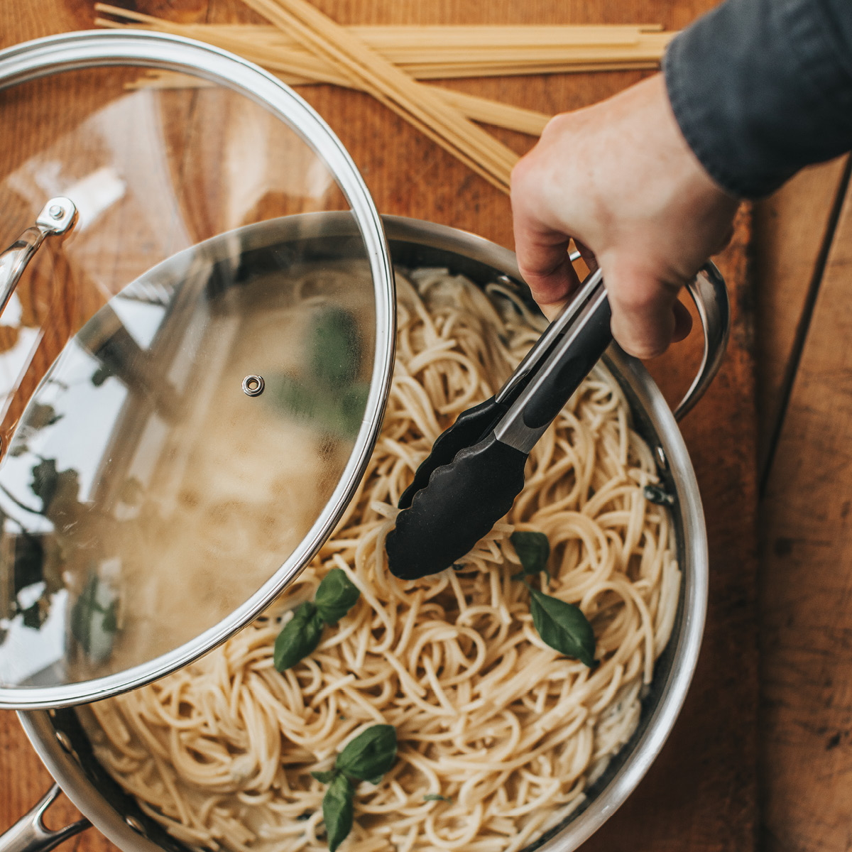 Dorre Kiah kjøkkentang 23 cm med silikon og låsefunksjon