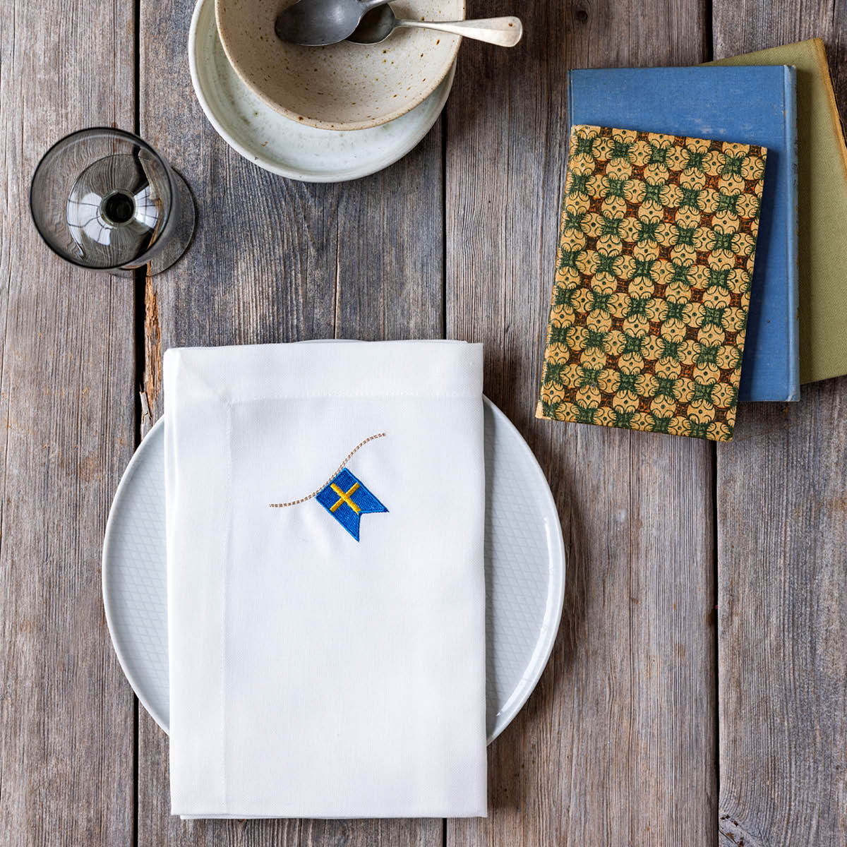 Langkilde & Søn Tygservett 50x50 cm vit med svensk flagga