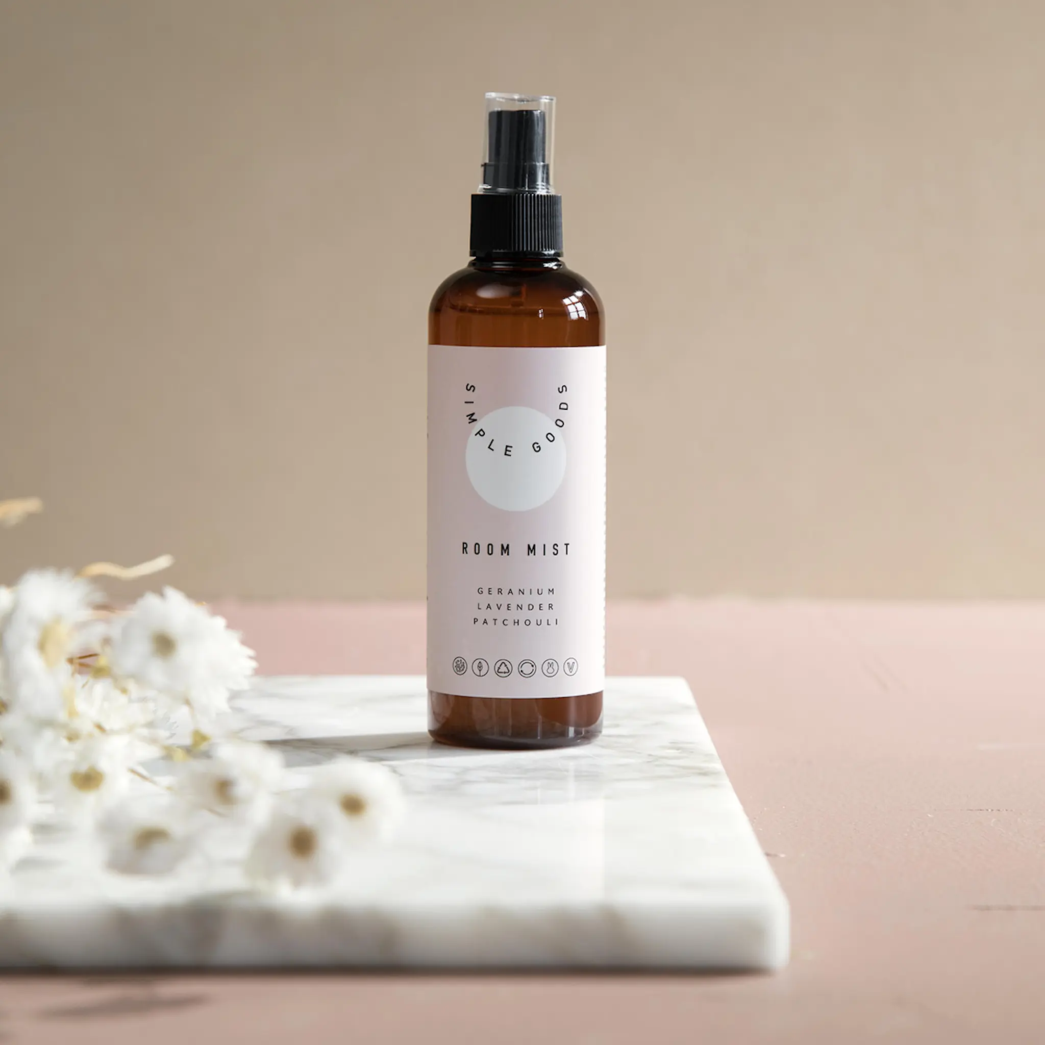 Simple Goods Geranium Huonespray 150 ml Vaaleanpunainen