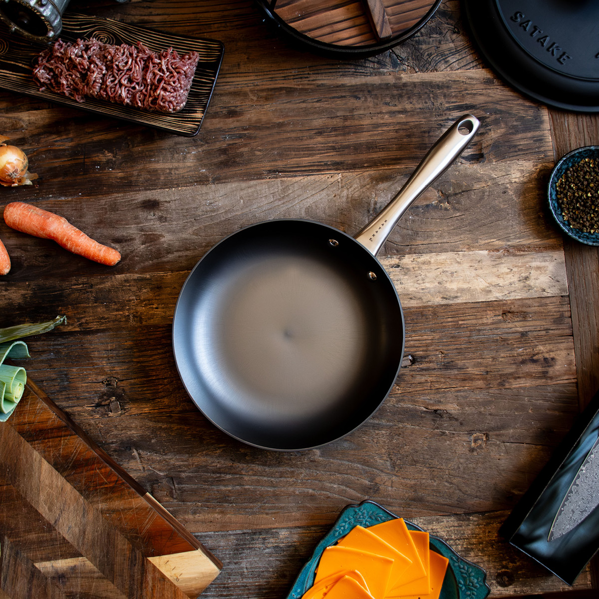 Satake Støpejernspanne nitrering 24 cm