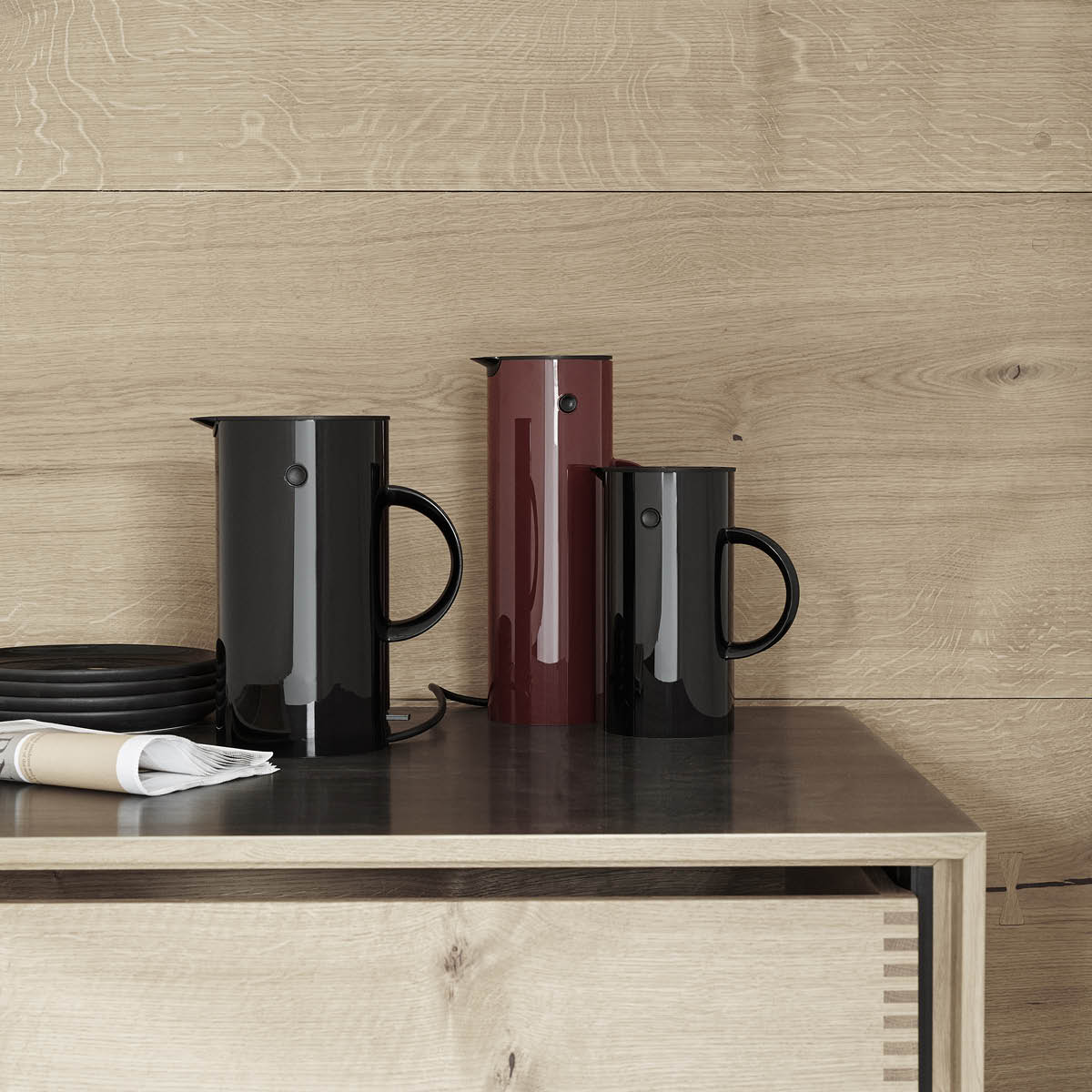 Stelton EM77 Vedenkeitin 1,5 L Musta