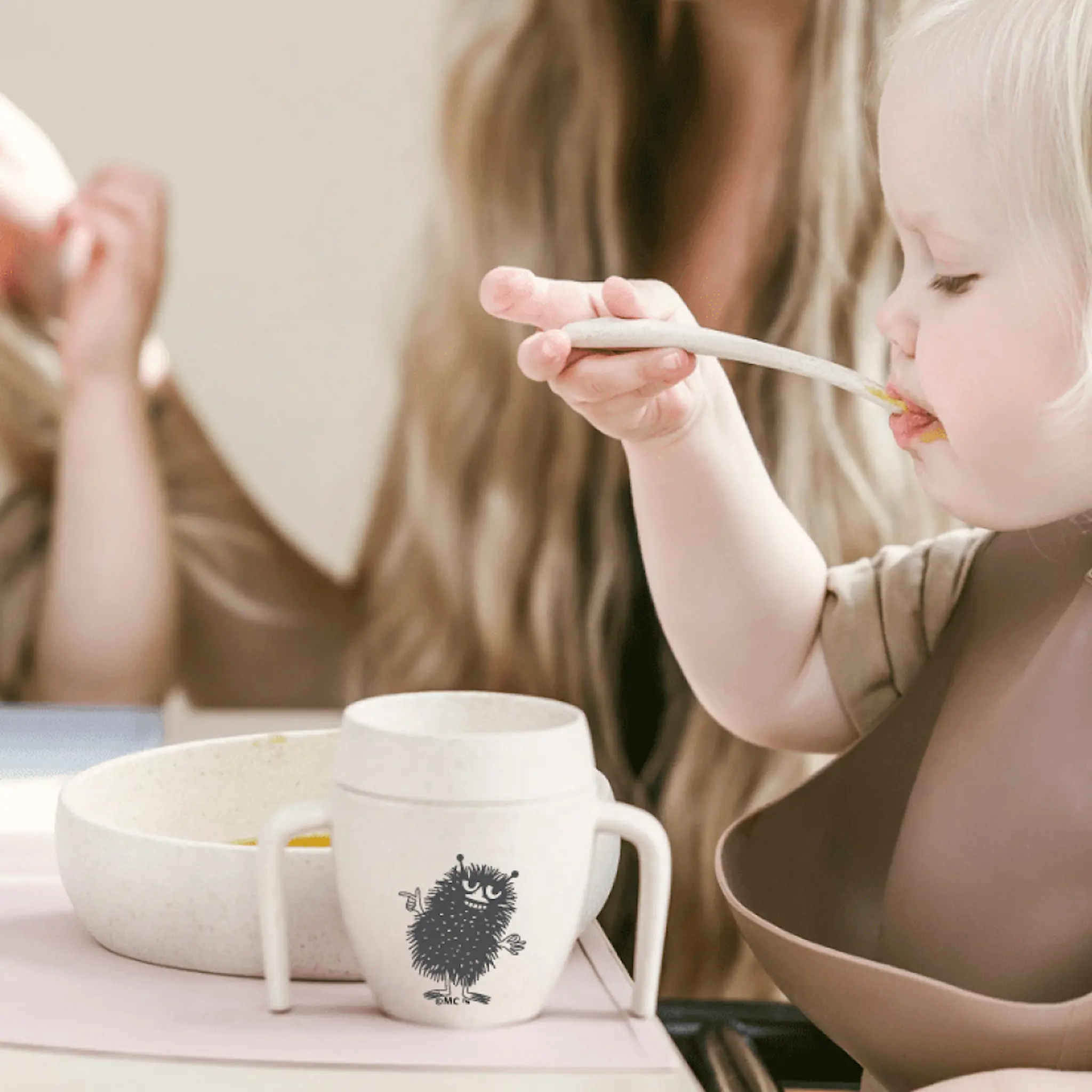 Skandino Mumin tallrik lutande 16x17 cm Stinky