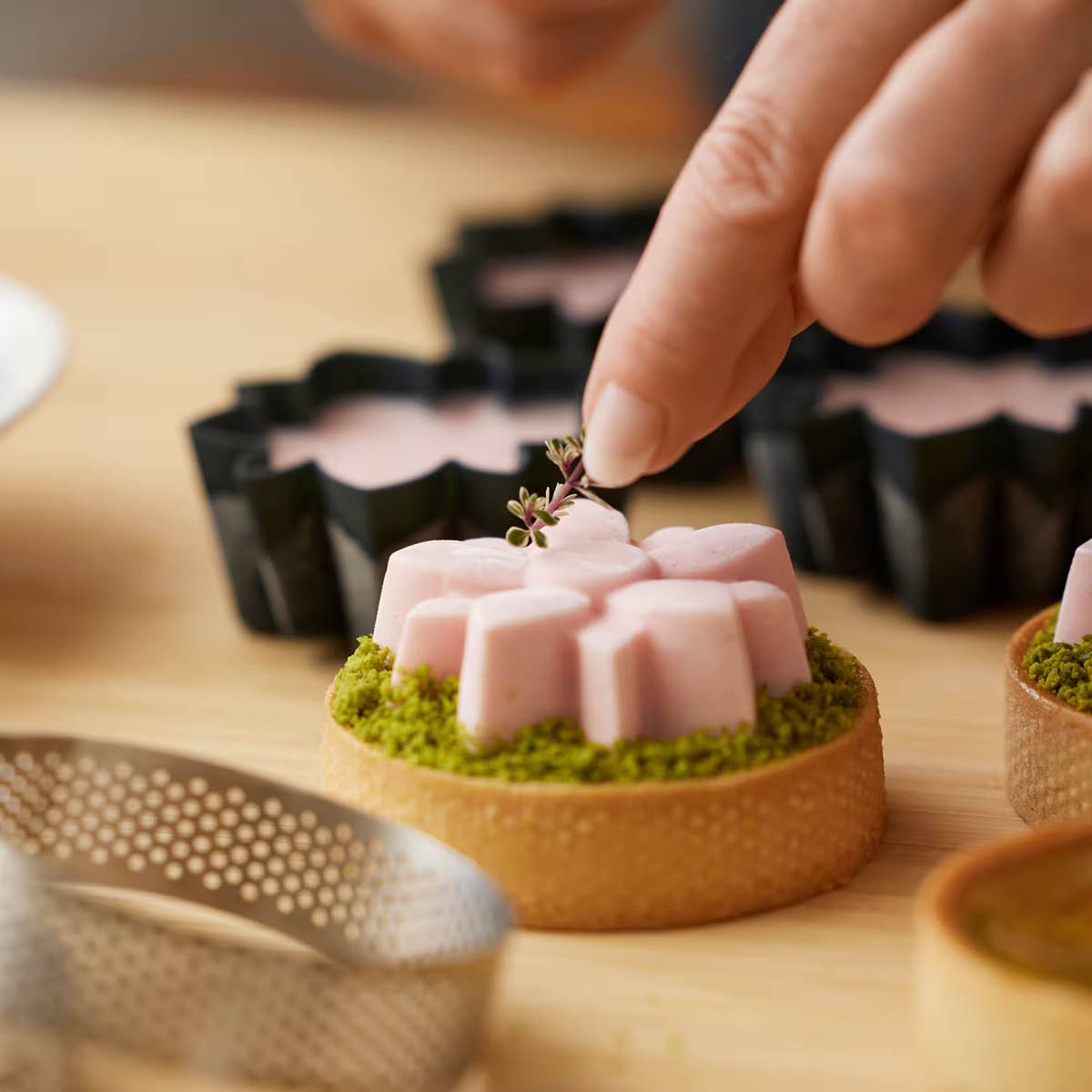Blomsterberg Muffinsform blomma för 6 muffins silikon grå