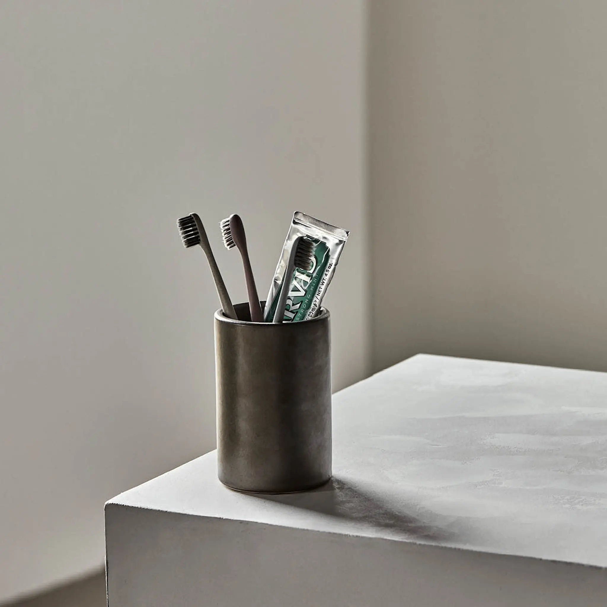 Meraki Datura Säilytyspurkki 8x12 cm Tummanharmaa