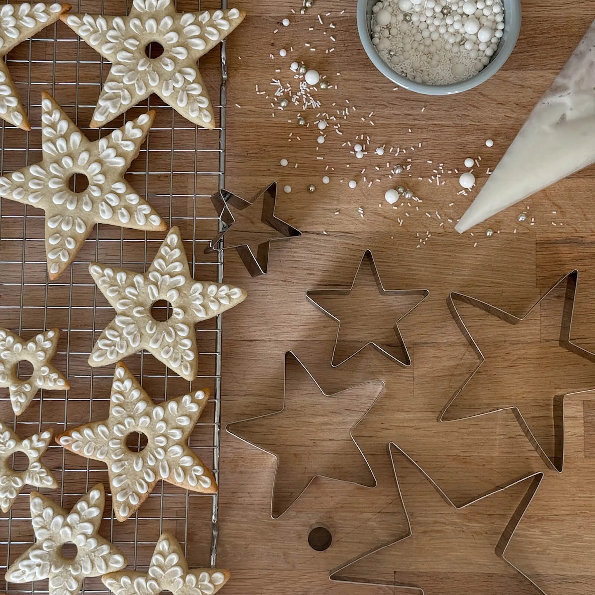 Modern House bAYK pepparkaksformar med ställ stjärna