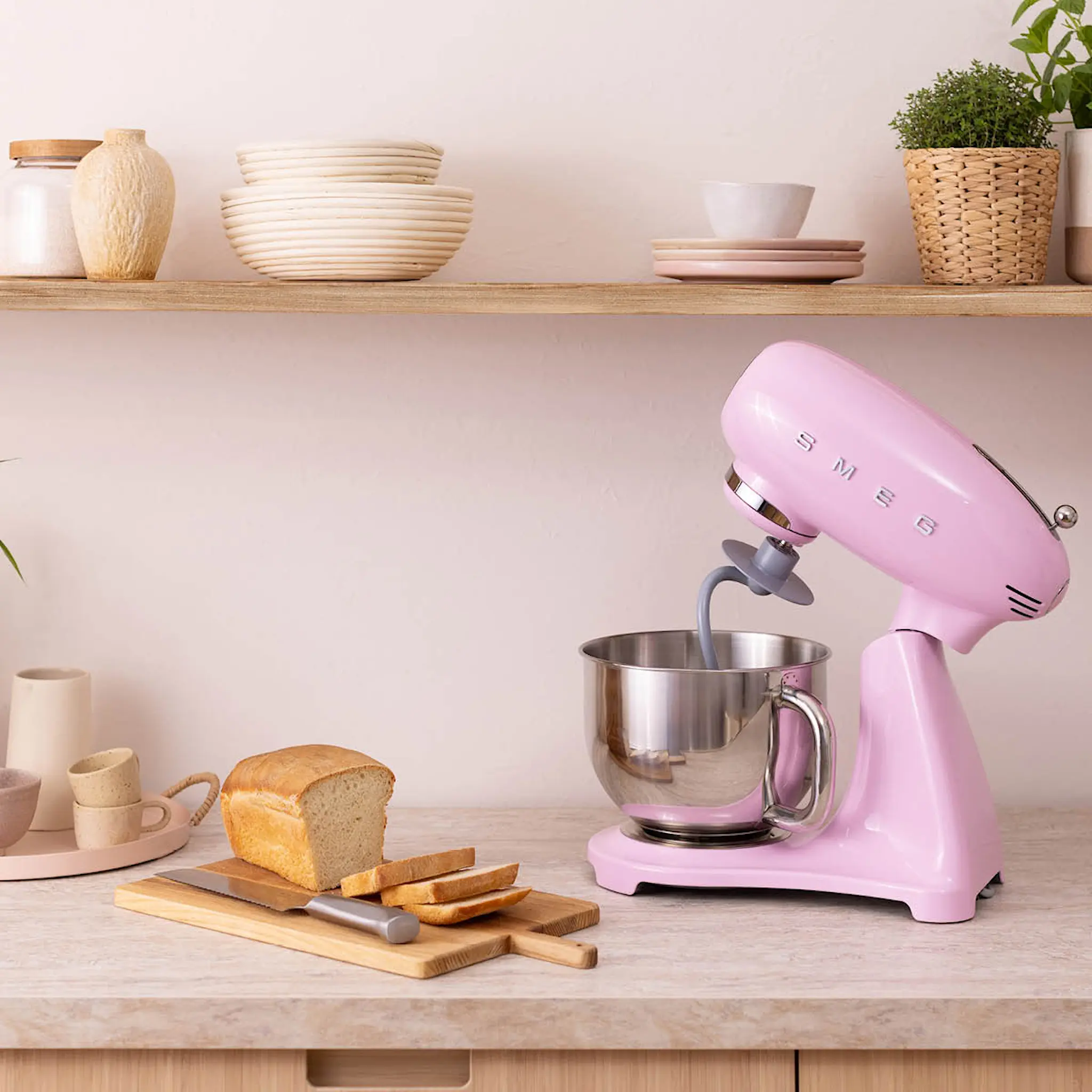 Smeg Smeg Yleiskone SMF05 4,8 L Vaaleanpunainen