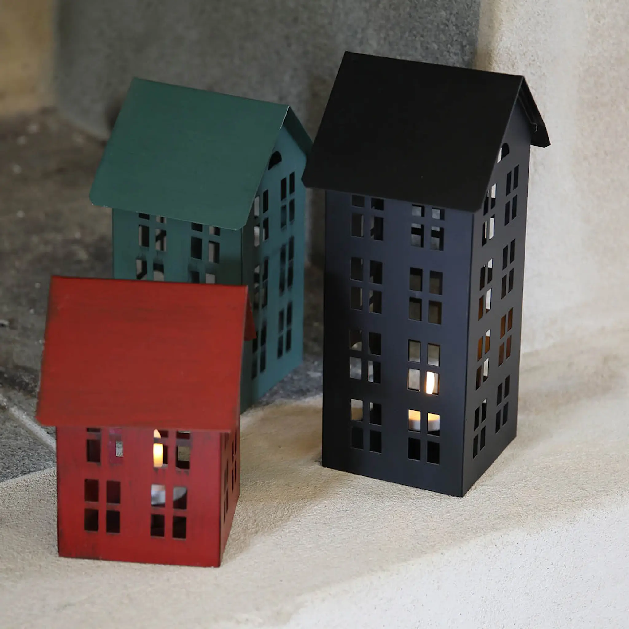 Markslöjd Norton metallhus LED 3 delar röd/blå/svart