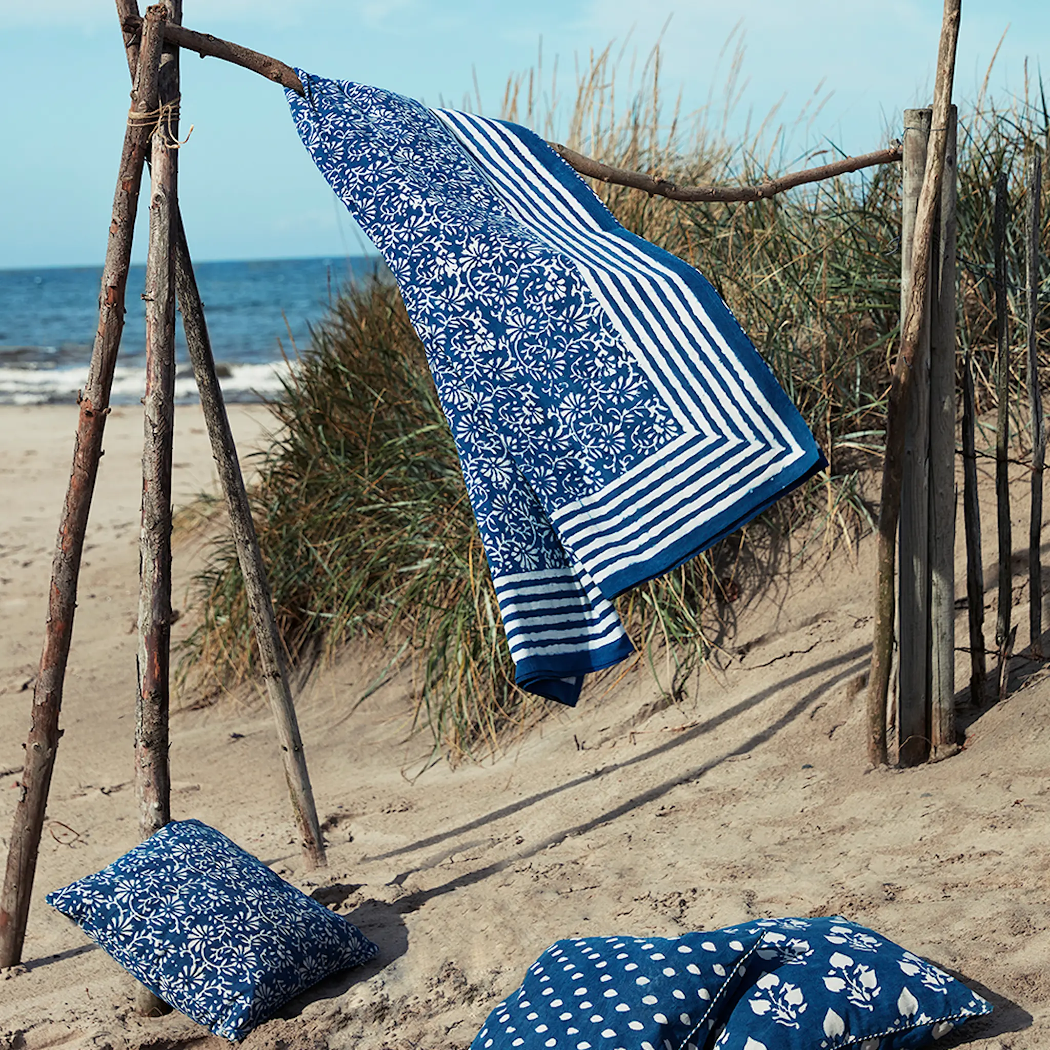 Chamois Indigo Bordsduk 170x270 cm Aster