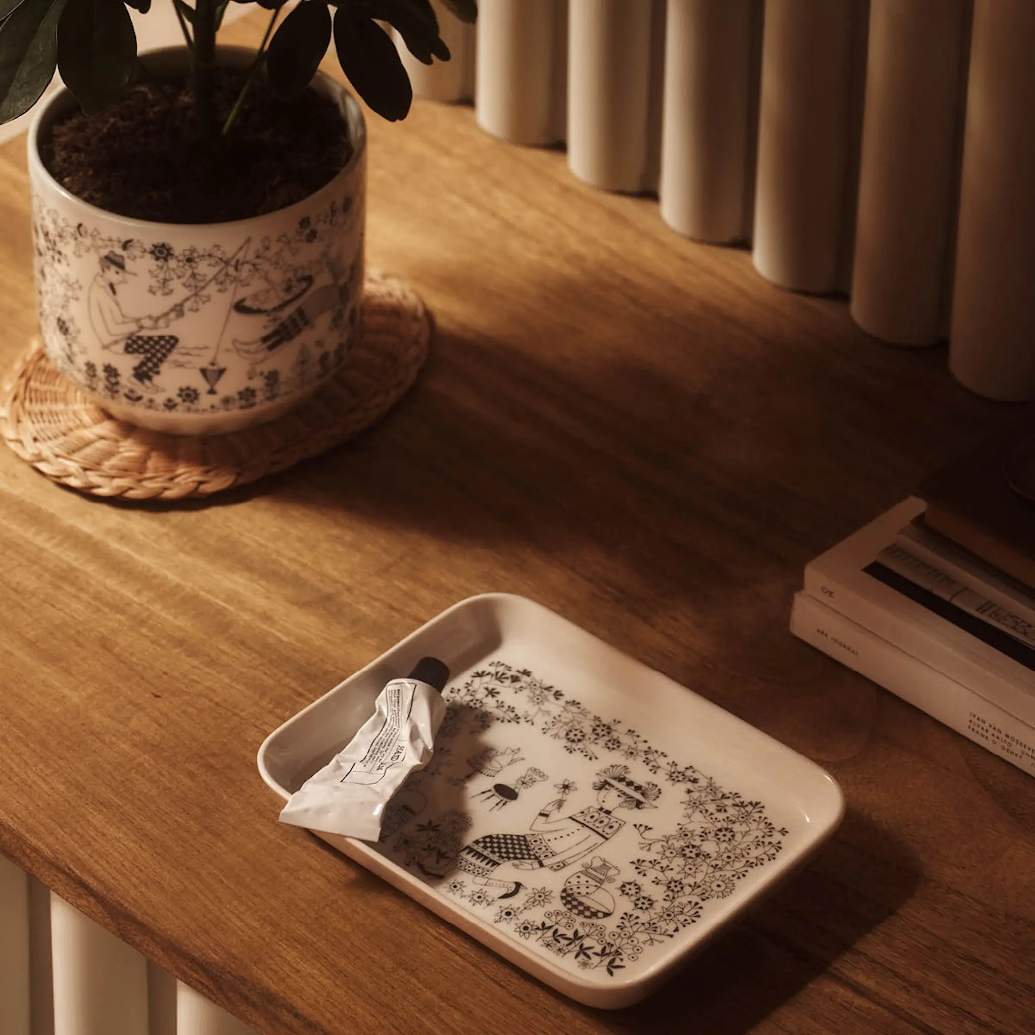 Arabia Emilia assiett 15x19 cm vit