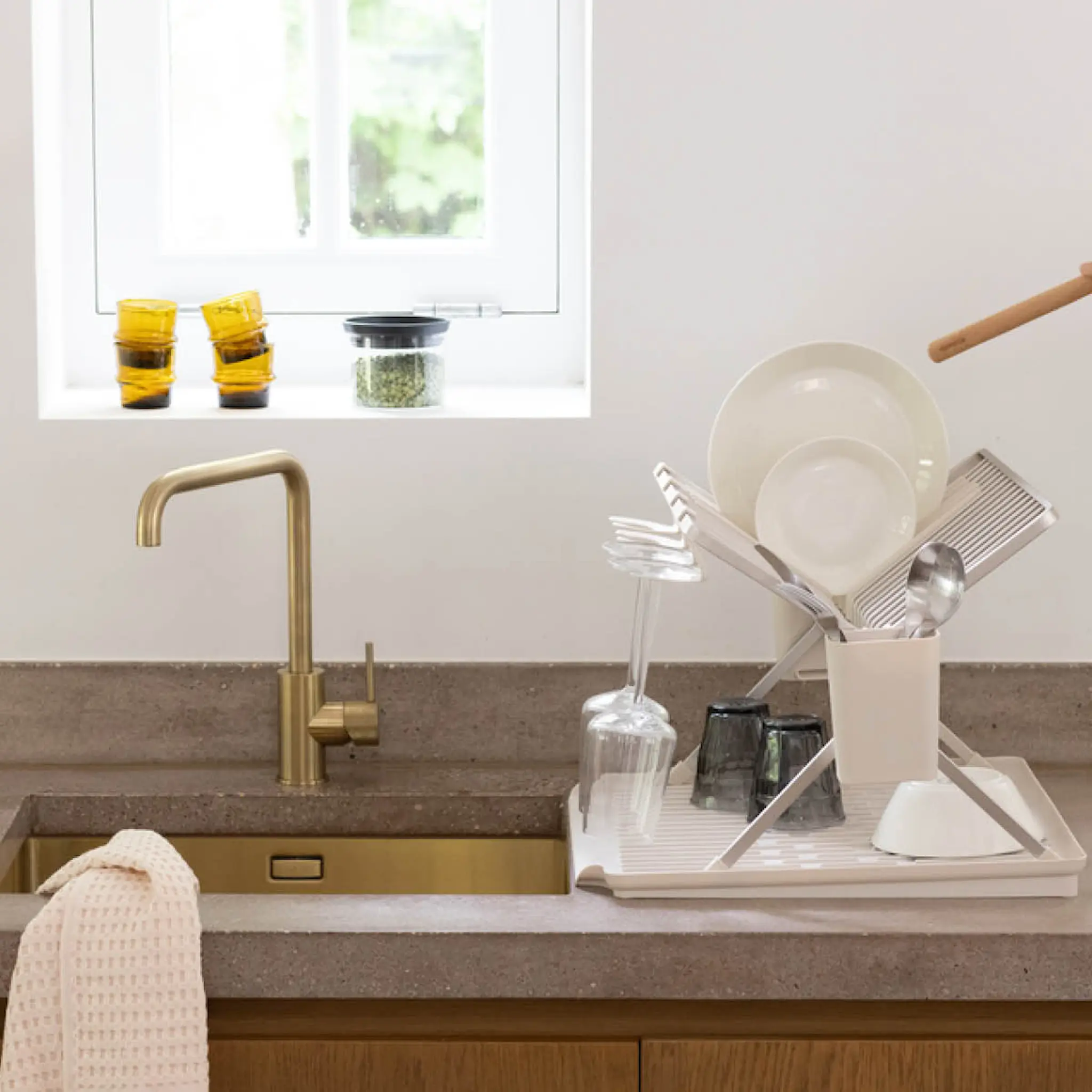 Brabantia SinkSide hopfällbart diskställ 51x42 cm soft beige