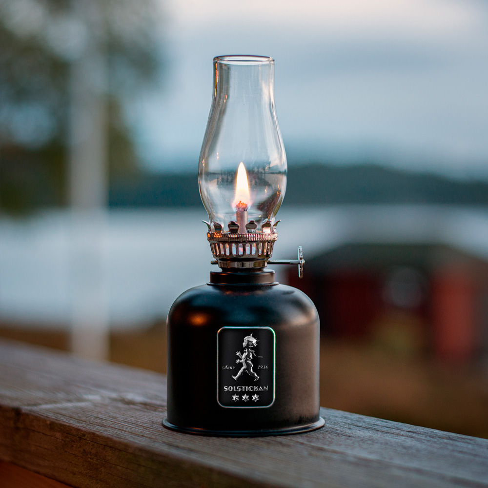 SOLSTICKAN Oljelampe 20 cm matt svart