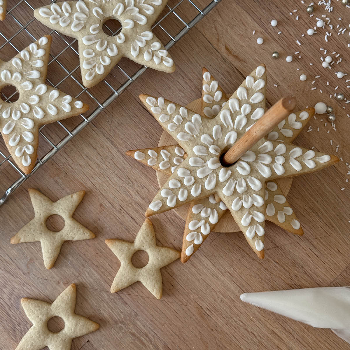 Modern House bAYK pepparkaksformar med ställ stjärna