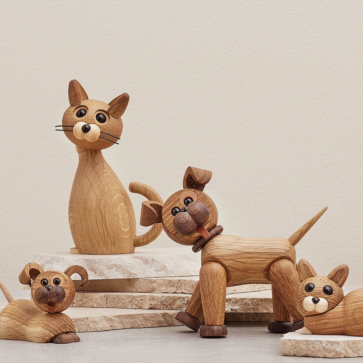 Spring Copenhagen Happy Dog trädekoration 13,5 cm ek