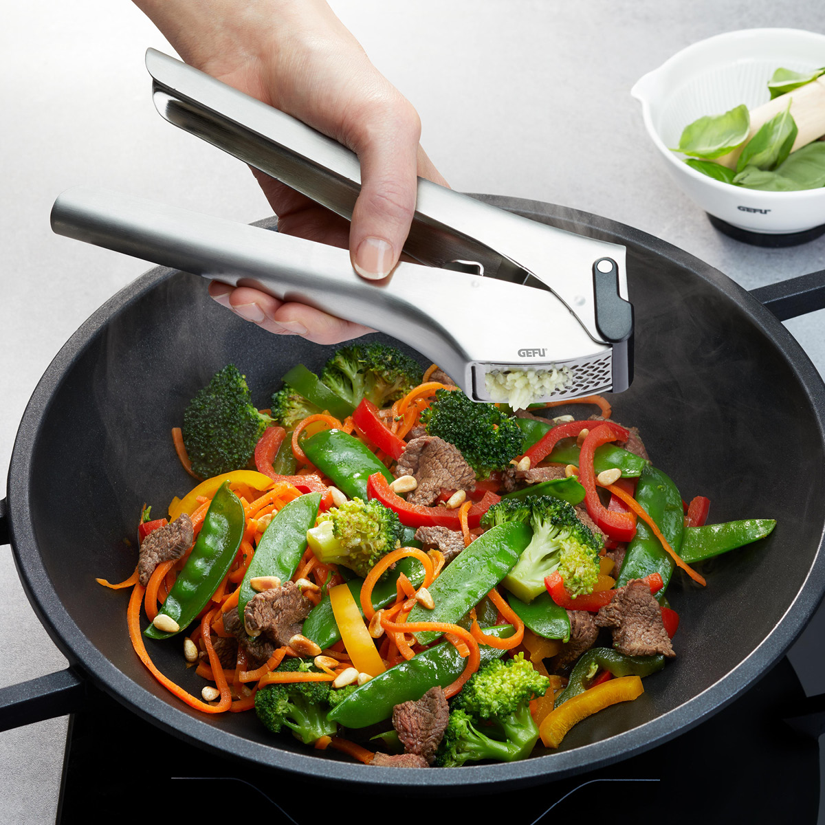 Gefu Garlico vitlökspress 20,6 cm stål/svart