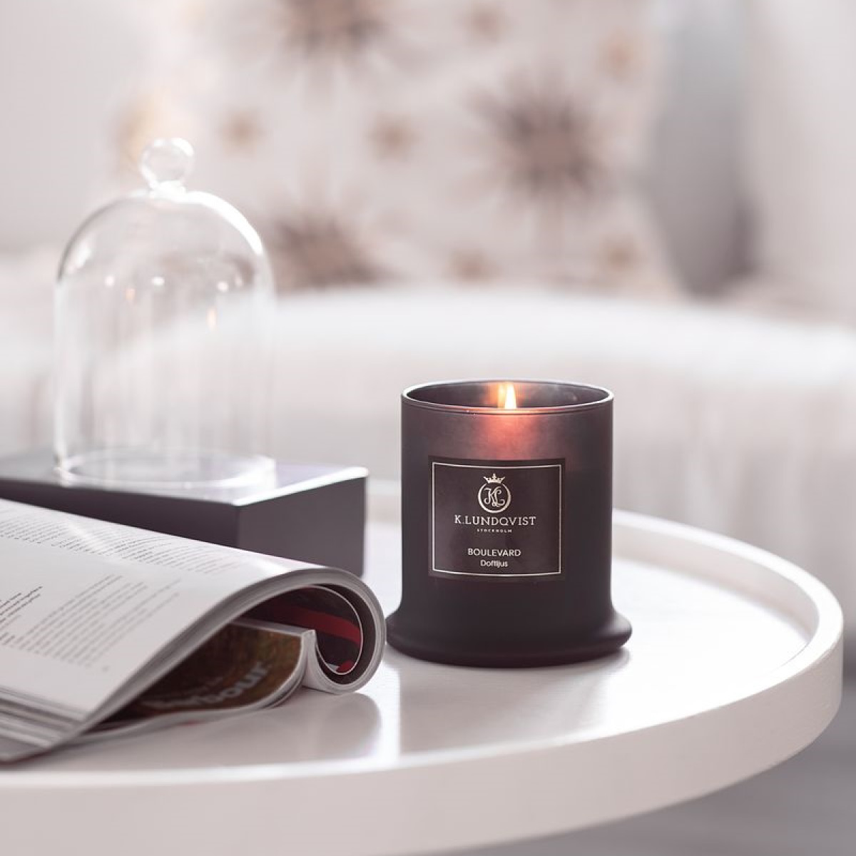 K. Lundqvist Stockholm Doftljus med glaskupa casa violeta