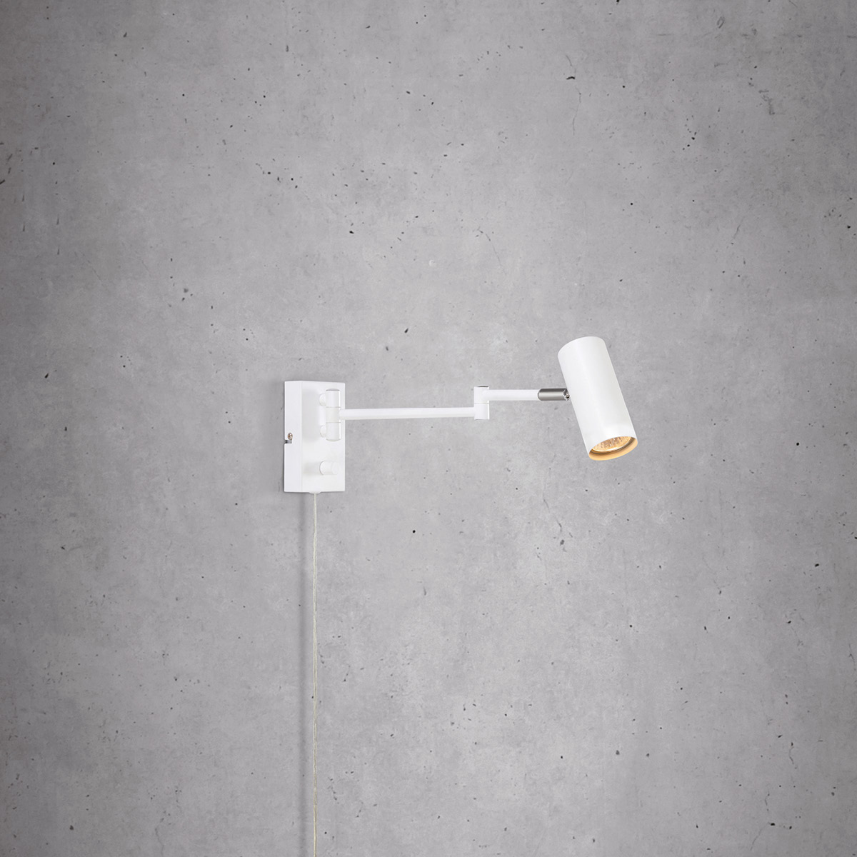 Markslöjd Torino vegglampe 43 cm hvit