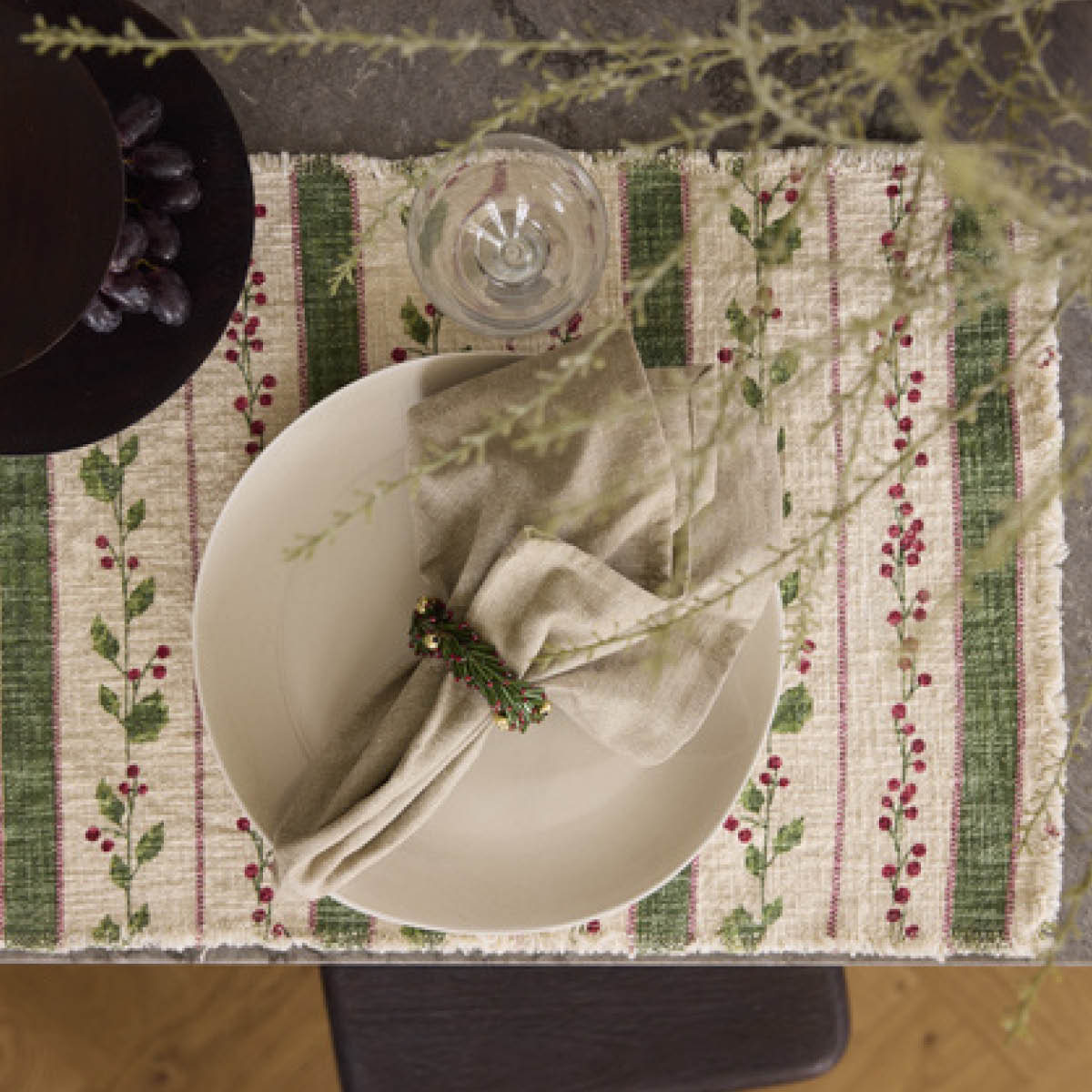 Holmen Juletid bordstablett 33x48 cm grön