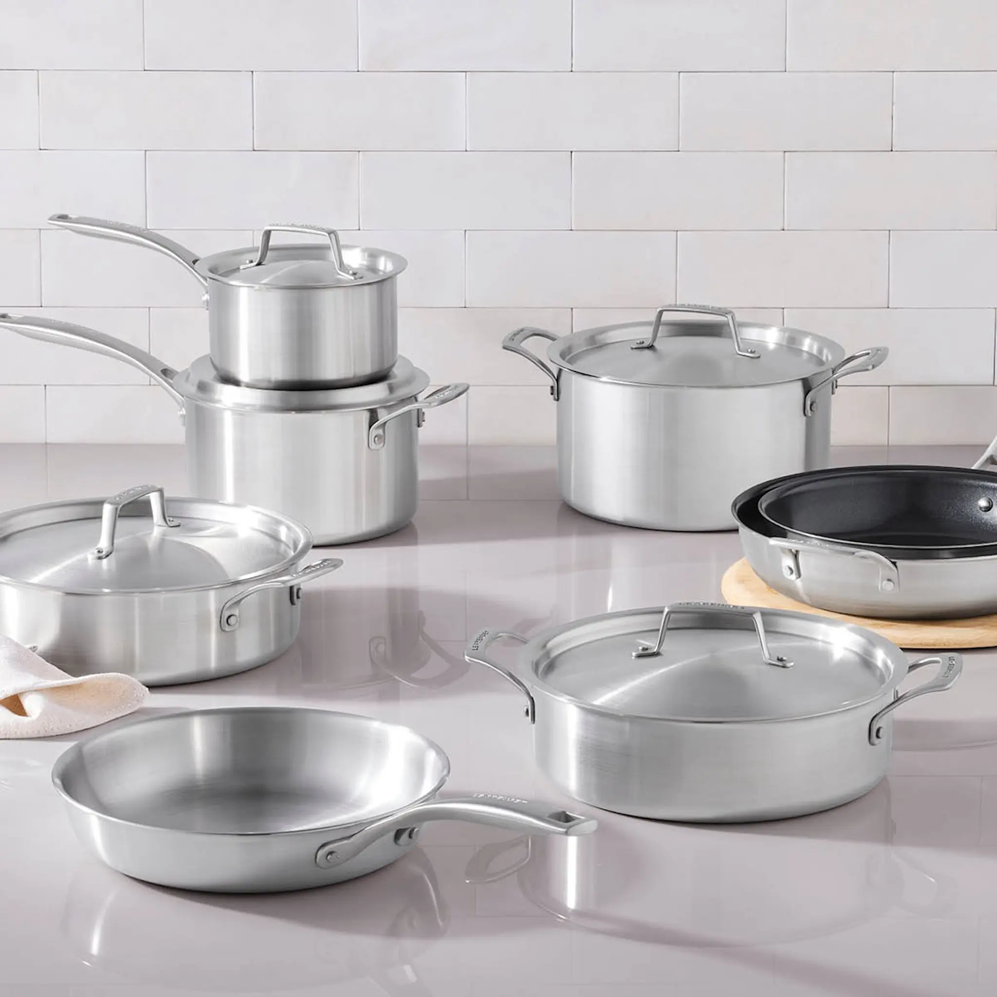 Le Creuset Essential 3-ply Stainless Steel kastrullset 8 delar