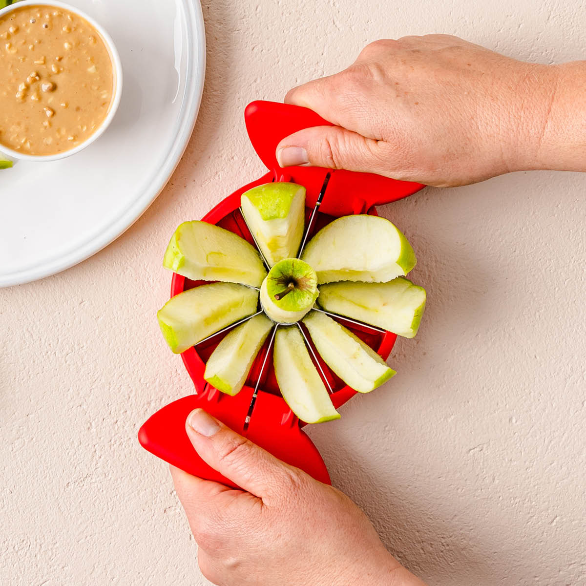 Dreamfarm Epledeler sammenleggbar 22,7x12,5 cm rød