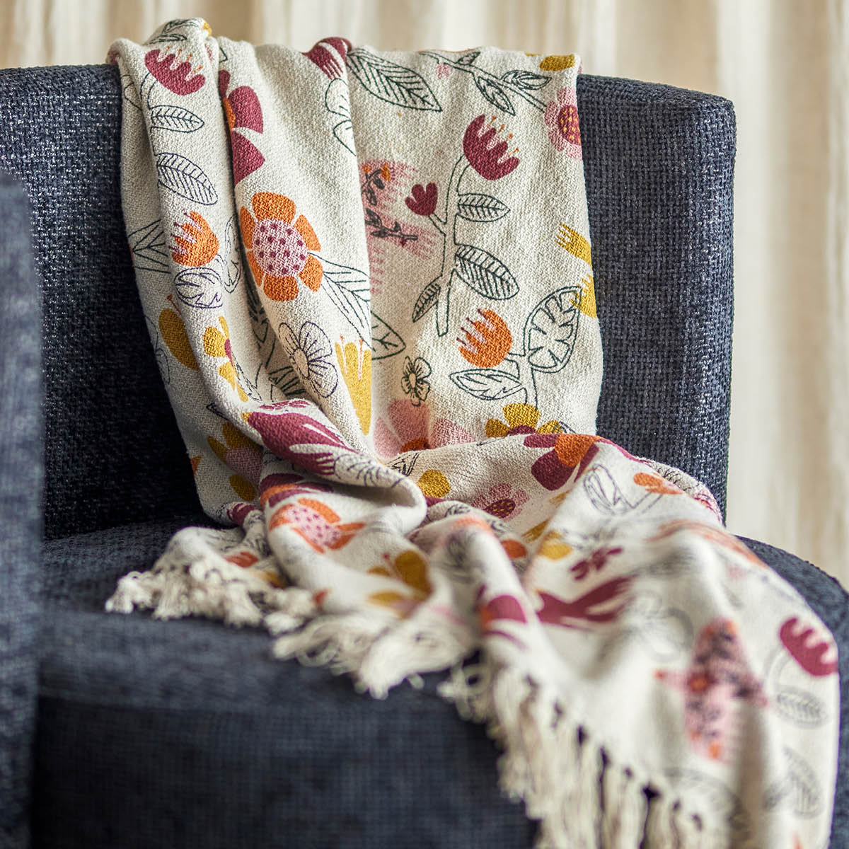 Bloomingville Vivielle pledd 160x130 cm blomster lys