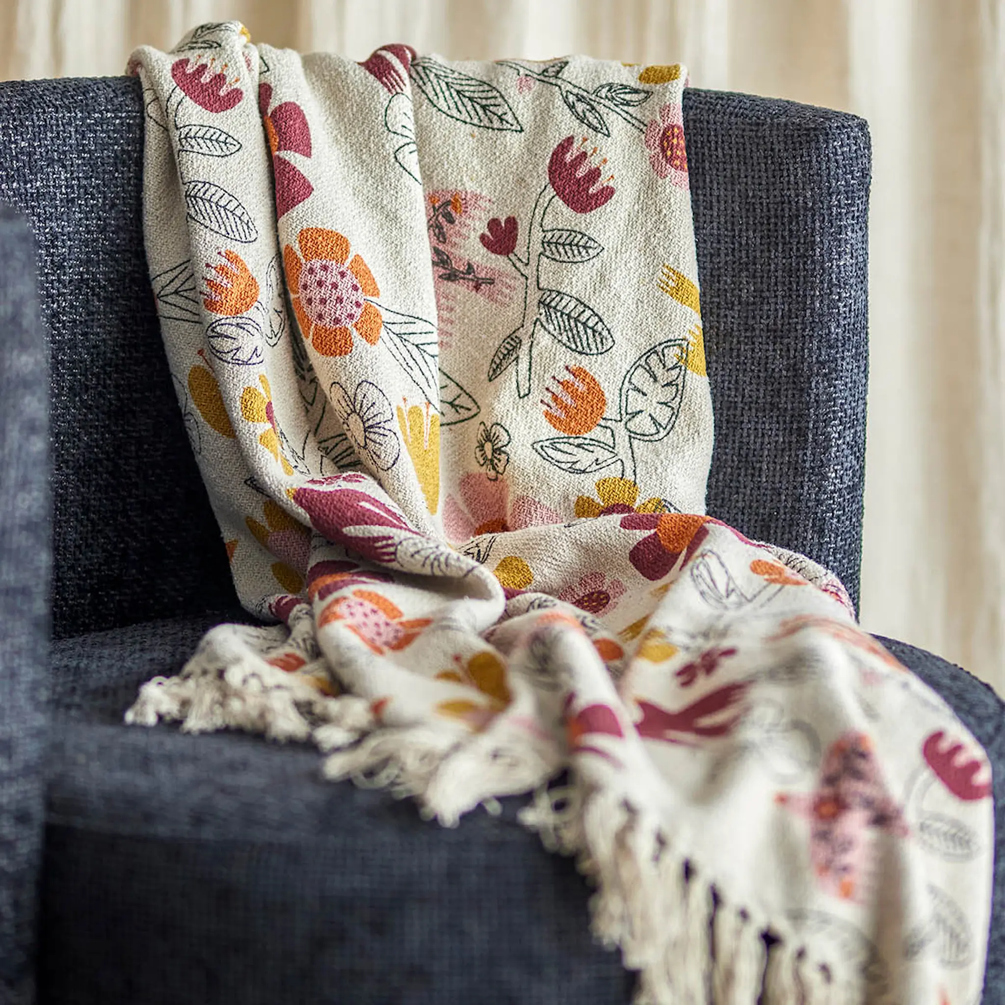 Bloomingville Vivielle pledd 160x130 cm blomster lys